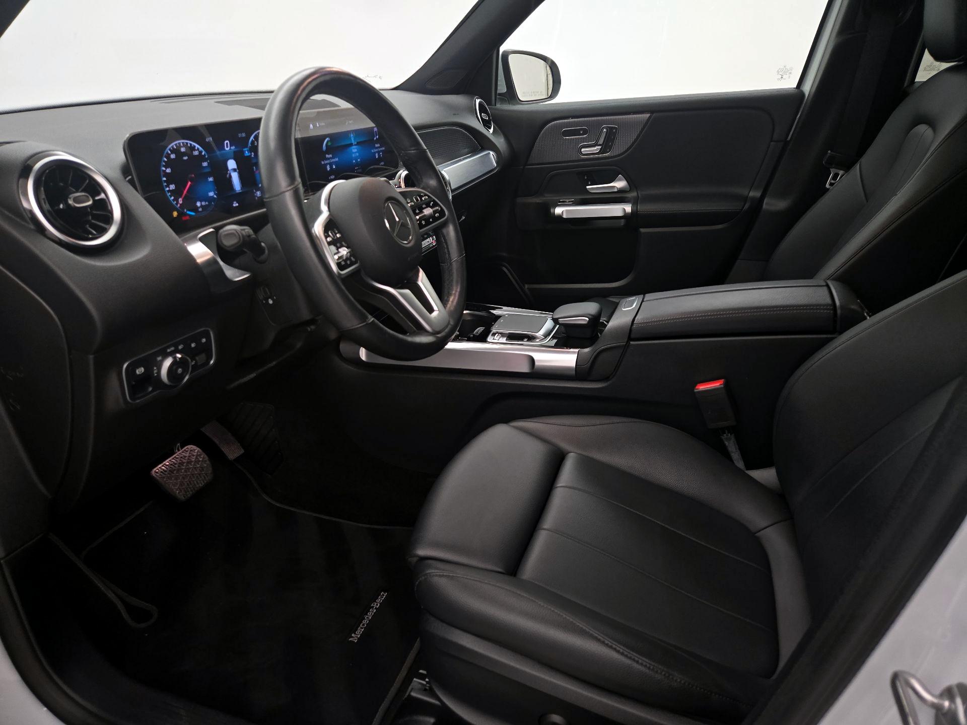 Thumbnail: 2020 Mercedes-Benz GLB - 11