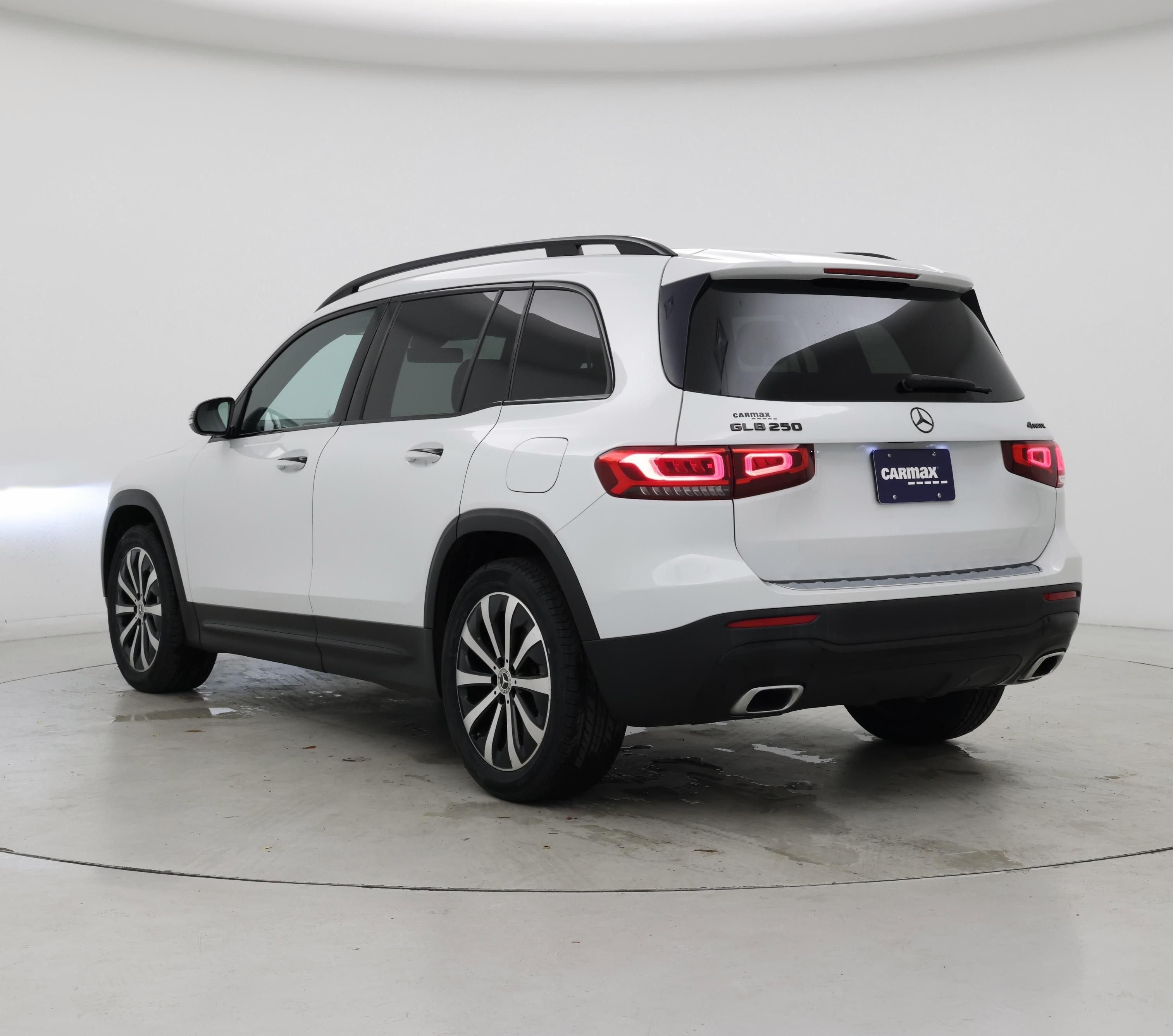 Thumbnail: 2020 Mercedes-Benz GLB - 2