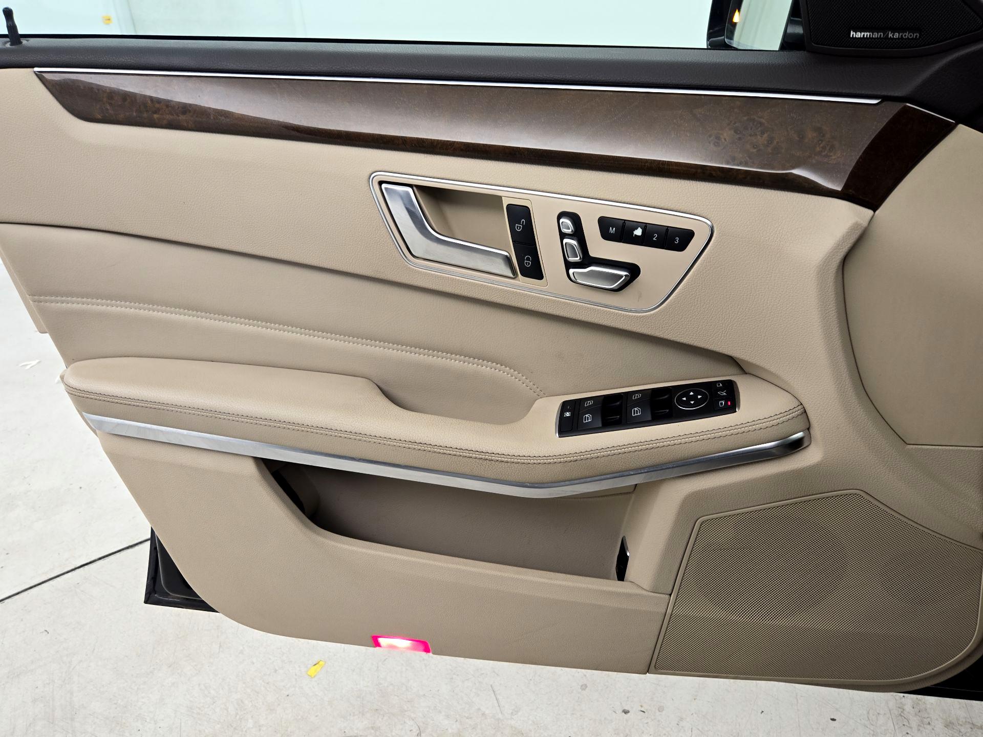 Thumbnail: 2016 Mercedes-Benz E-Class - 12