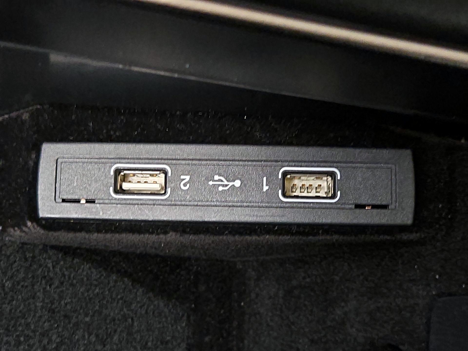 Thumbnail: 2016 Mercedes-Benz E-Class - 19