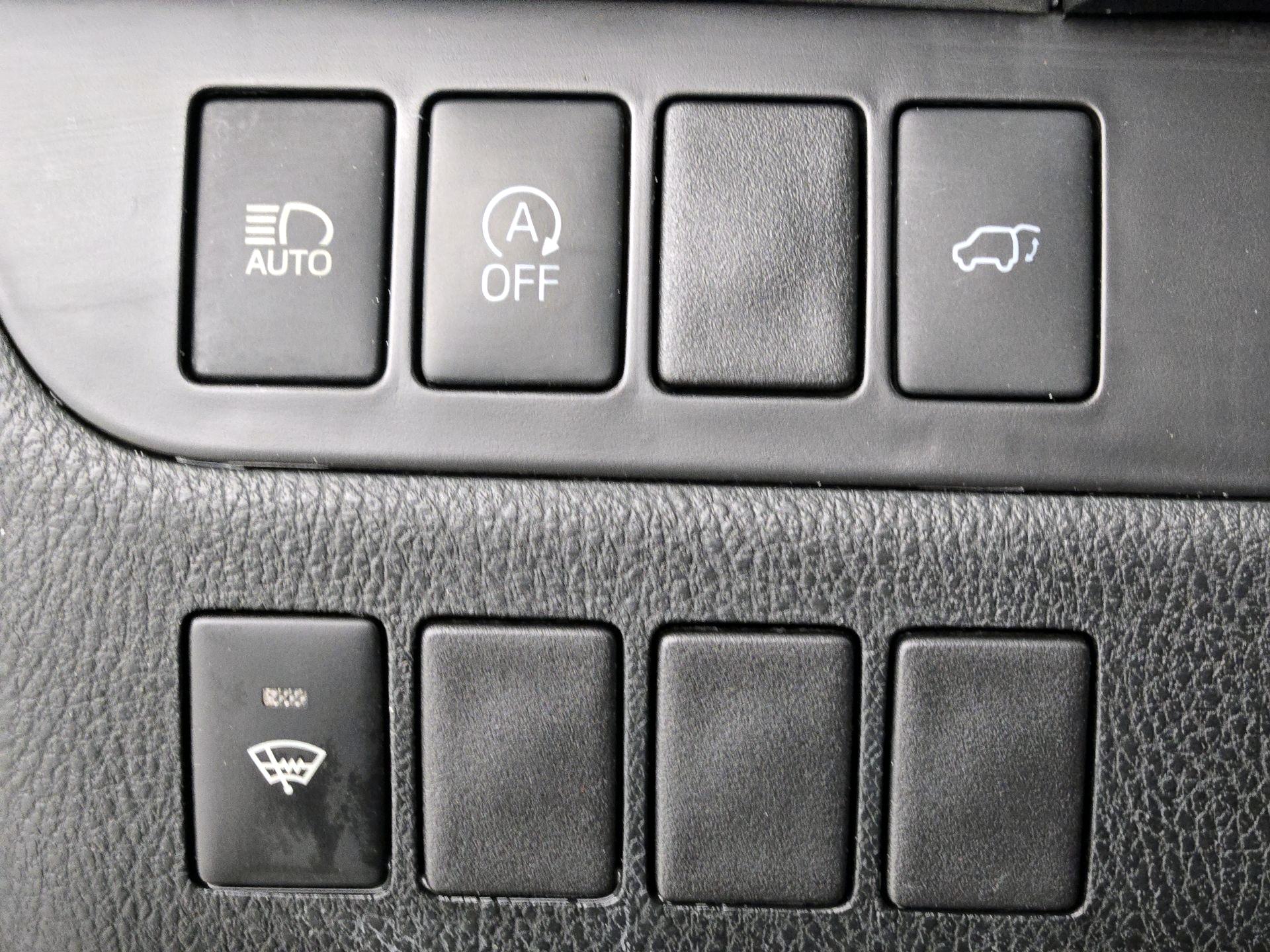 Thumbnail: 2019 Toyota Highlander - 13