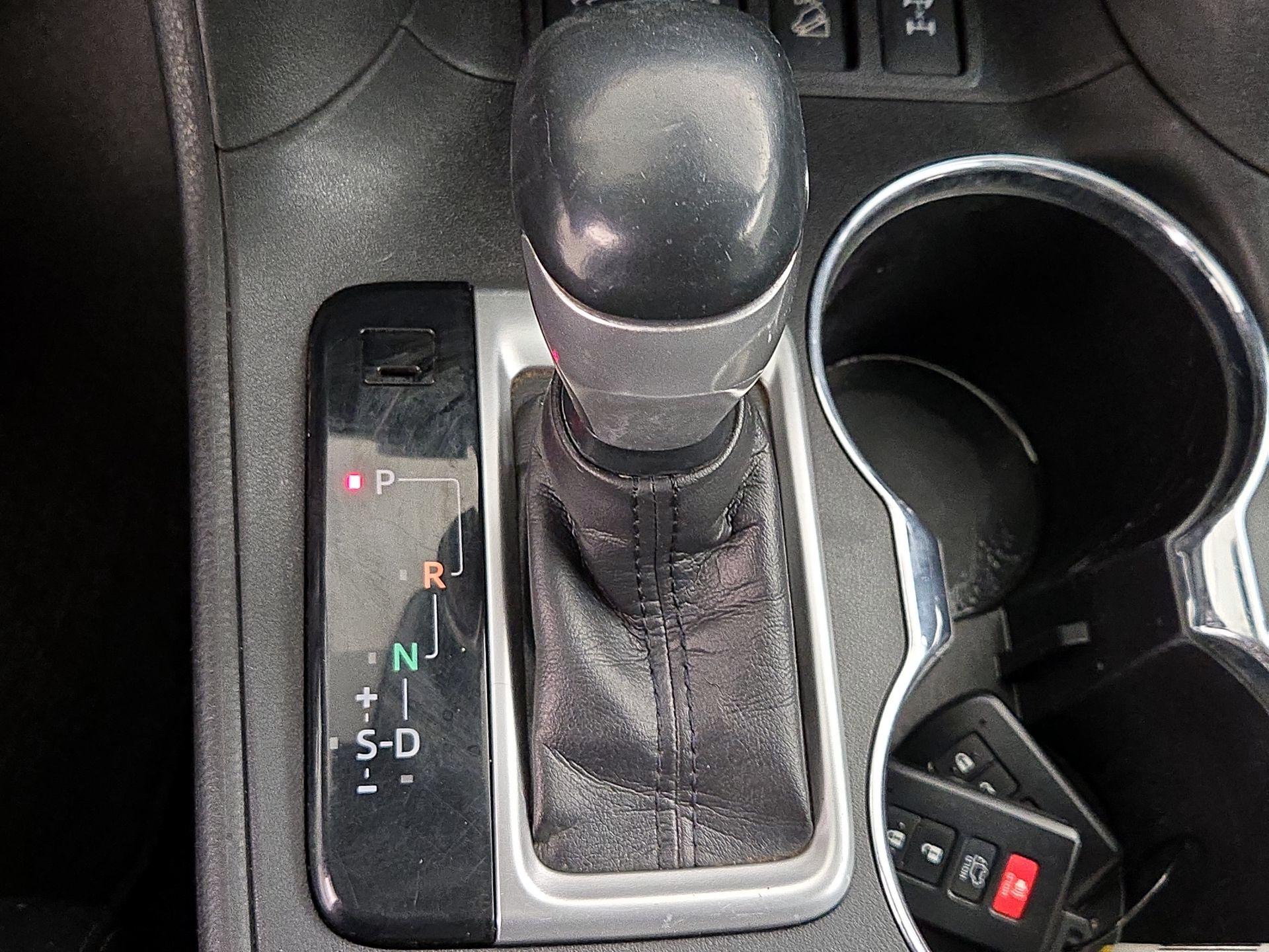 Thumbnail: 2019 Toyota Highlander - 18