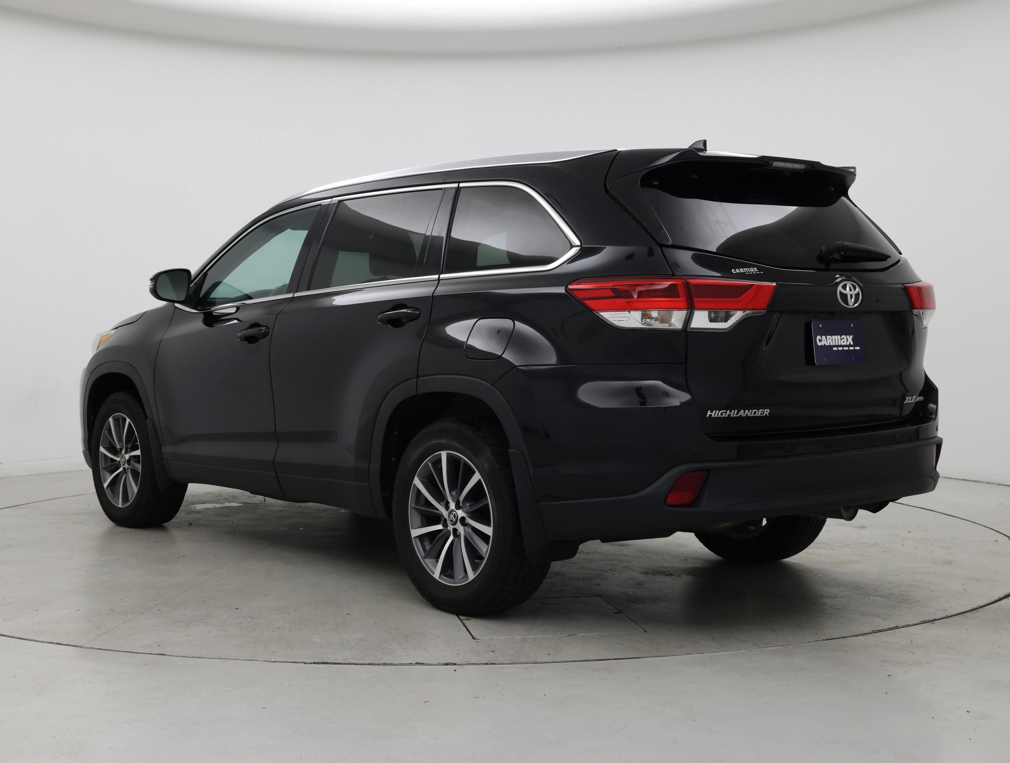 Thumbnail: 2019 Toyota Highlander - 2