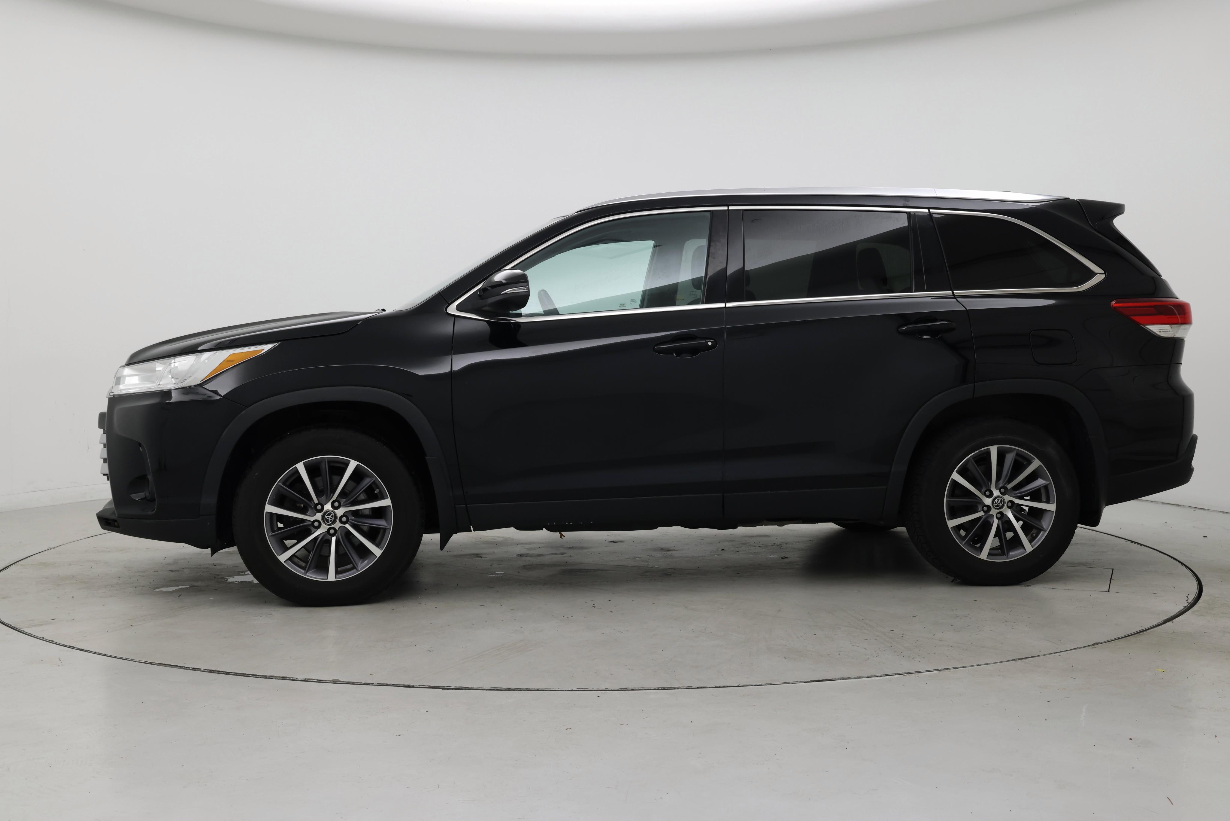 Thumbnail: 2019 Toyota Highlander - 3