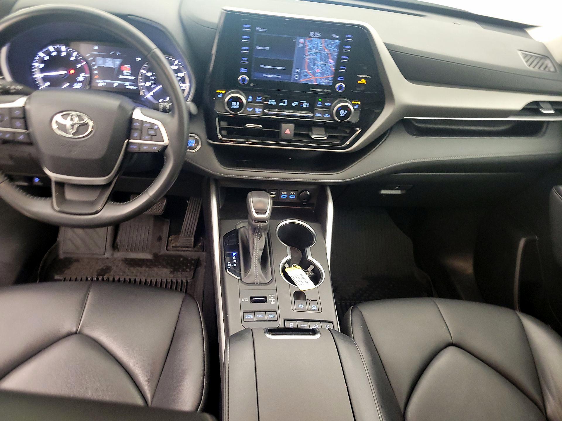 Thumbnail: 2022 Toyota Highlander - 9