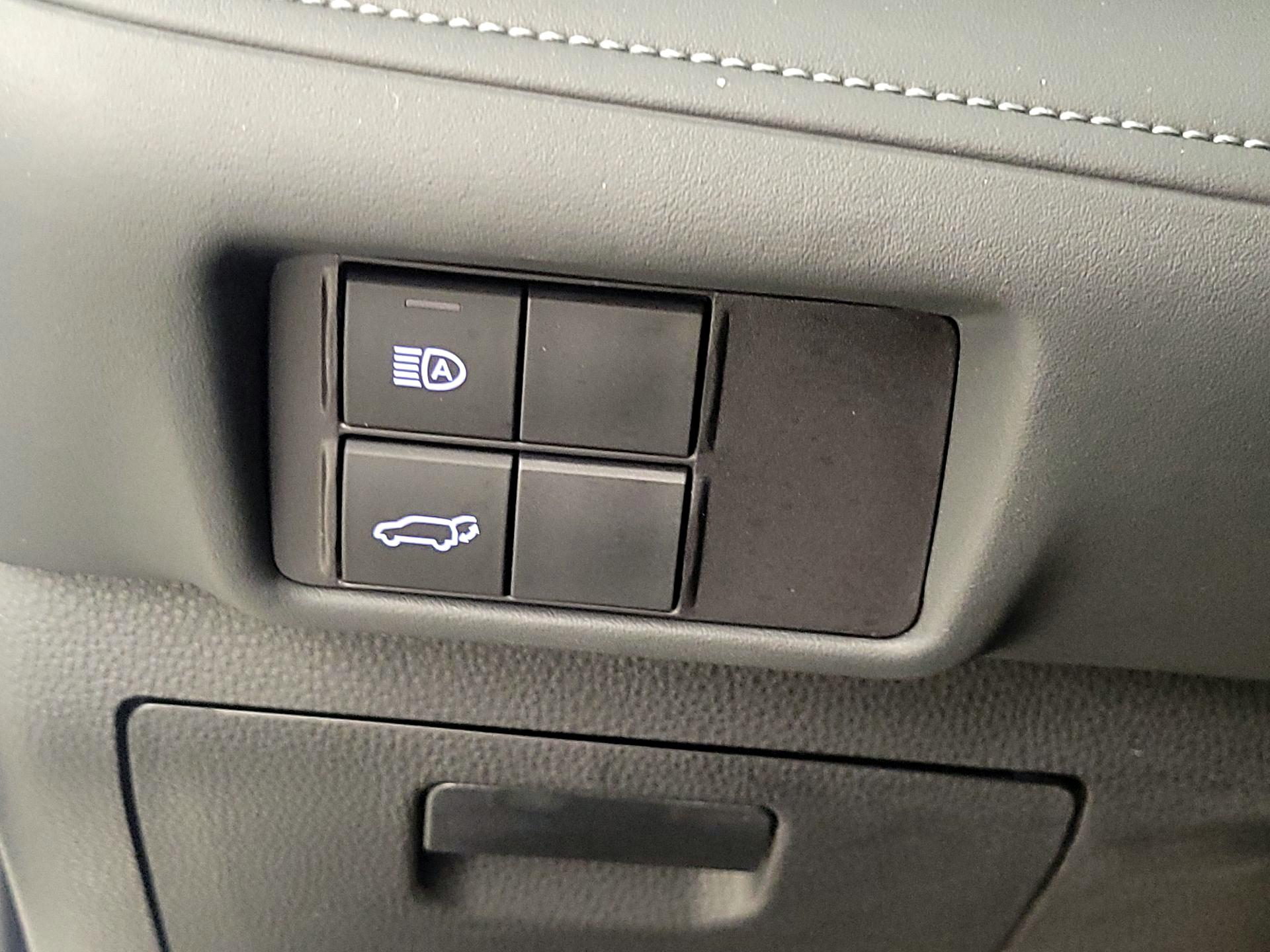 Thumbnail: 2022 Toyota Highlander - 13