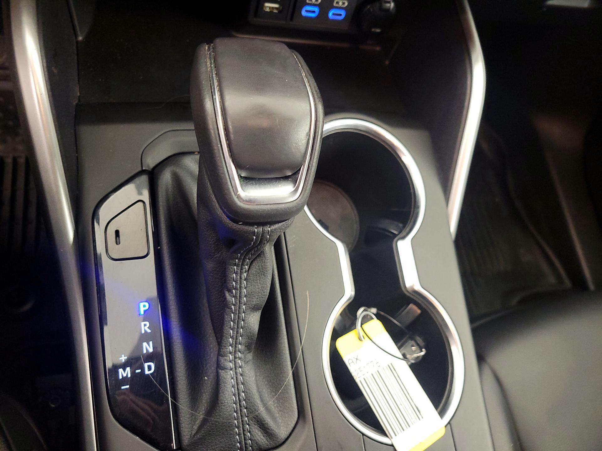 Thumbnail: 2022 Toyota Highlander - 17