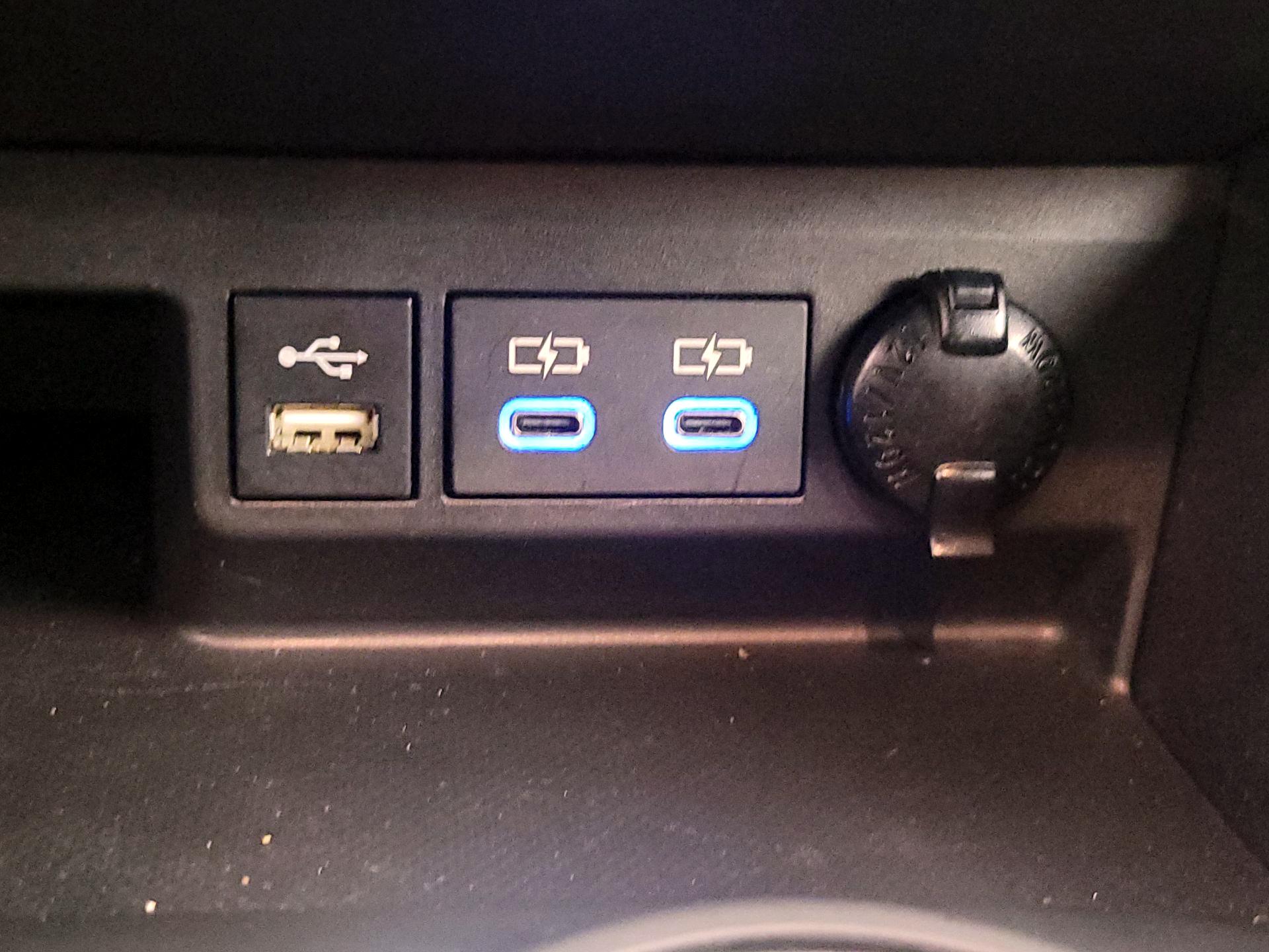 Thumbnail: 2022 Toyota Highlander - 18