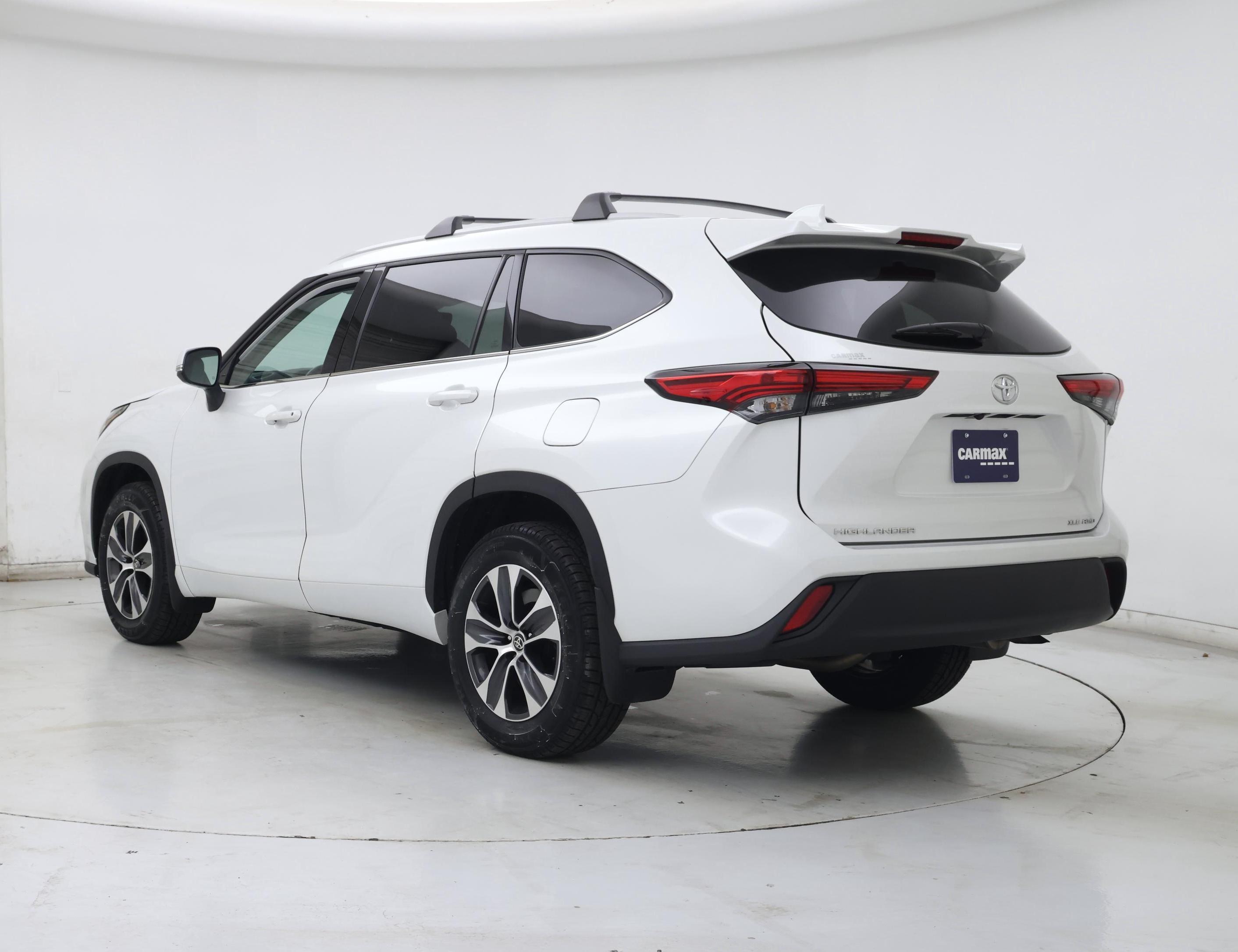 Thumbnail: 2022 Toyota Highlander - 2