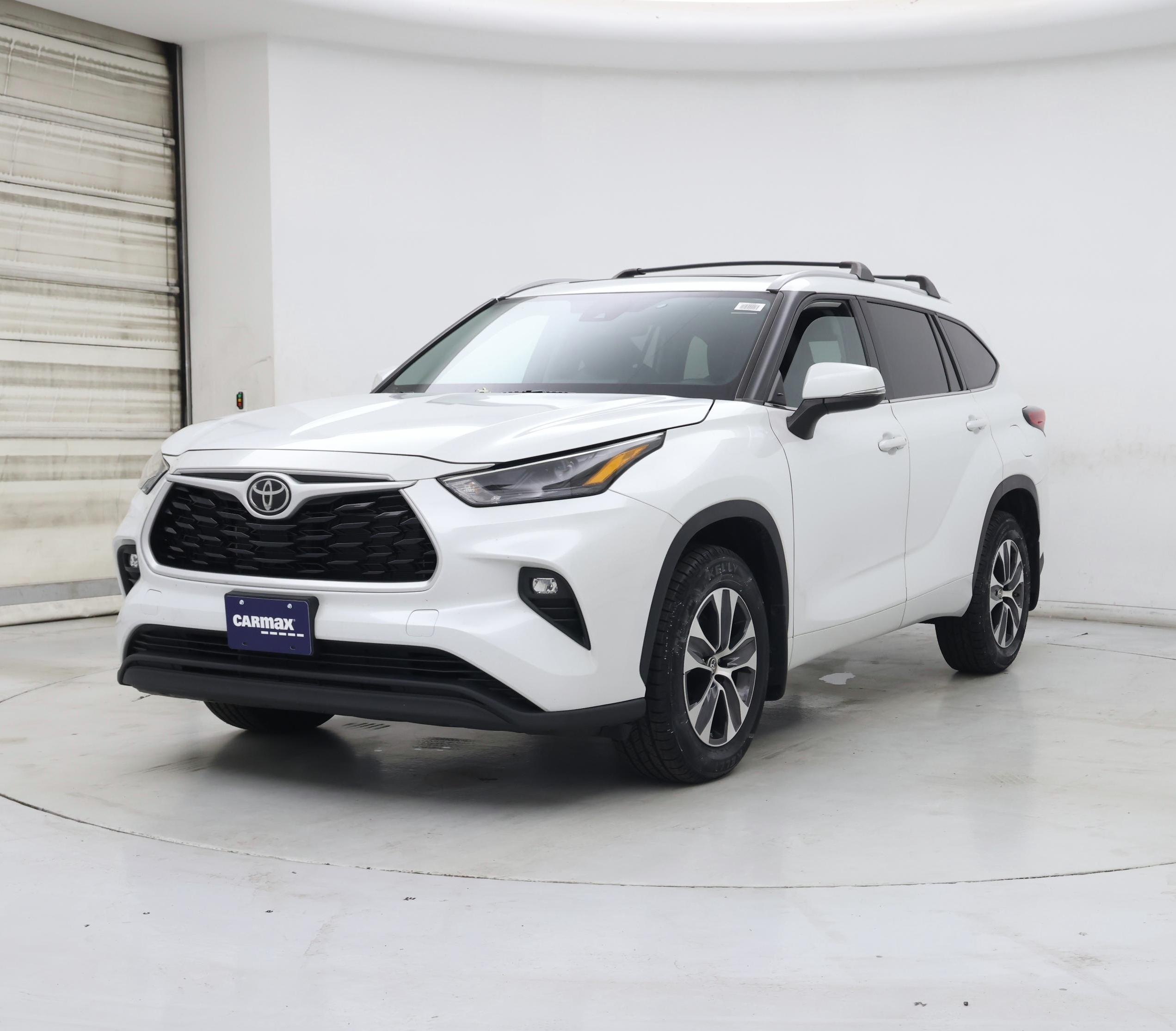 Thumbnail: 2022 Toyota Highlander - 4
