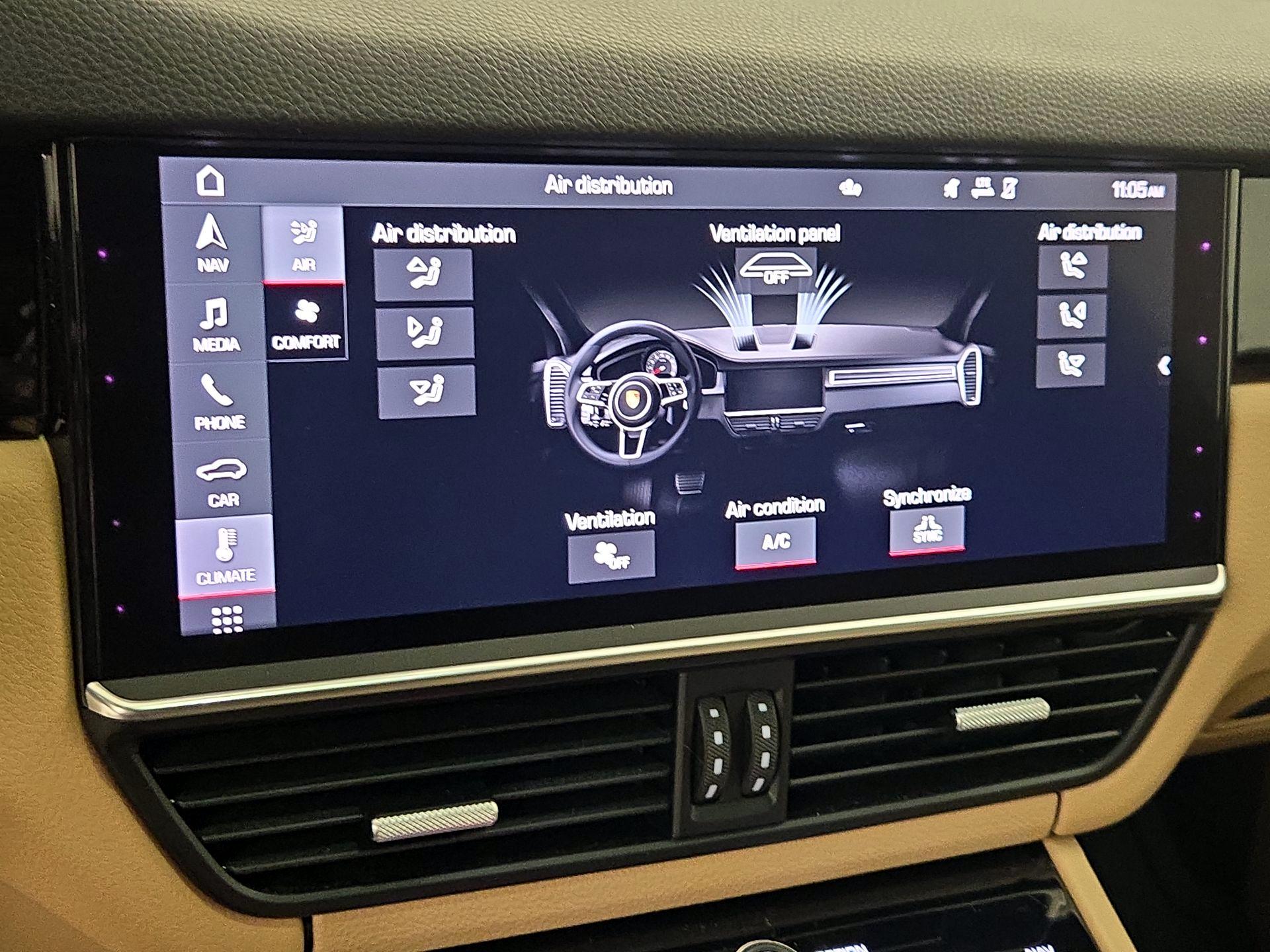 Thumbnail: 2021 Porsche Cayenne - 17