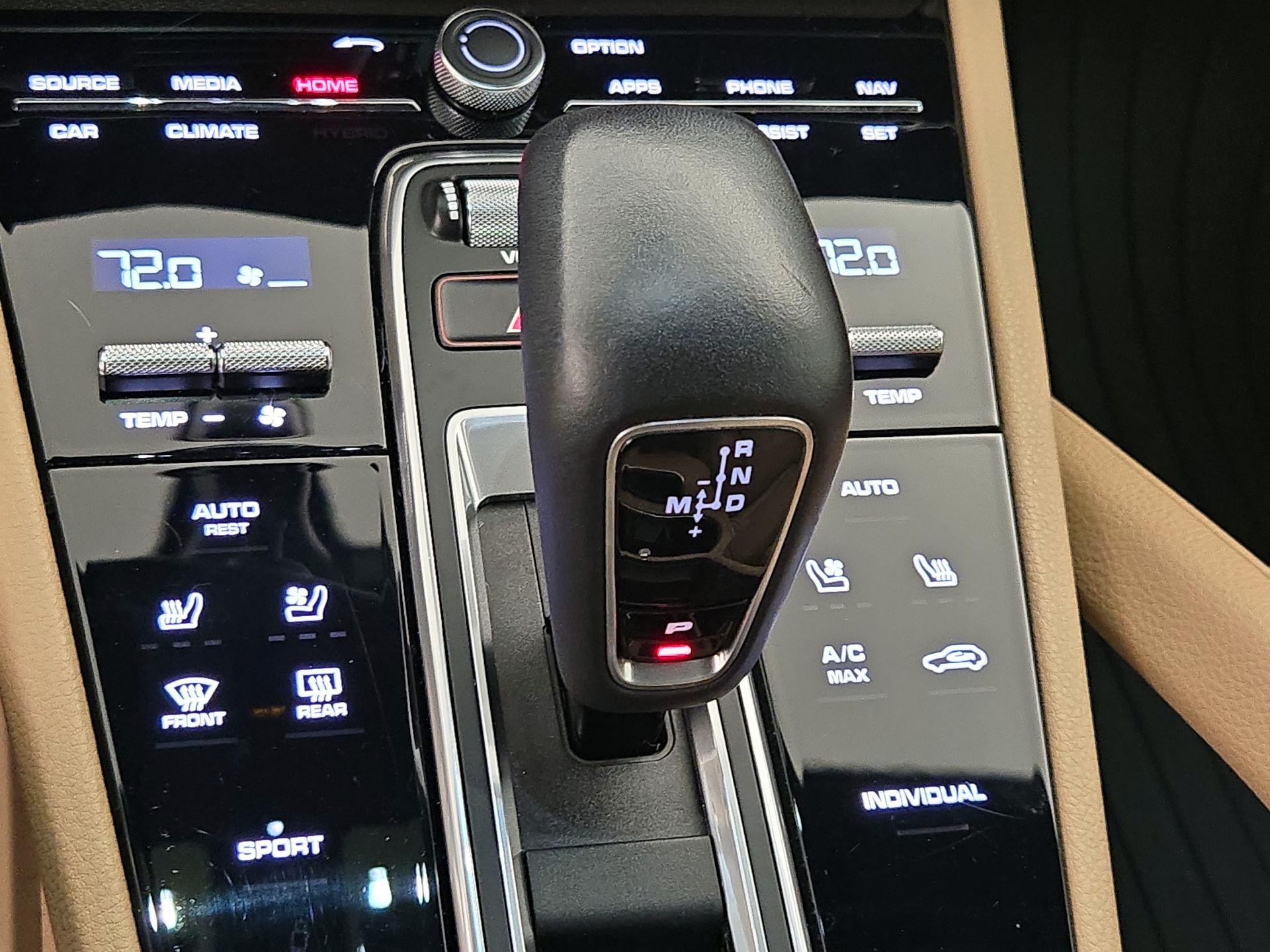 Thumbnail: 2021 Porsche Cayenne - 18