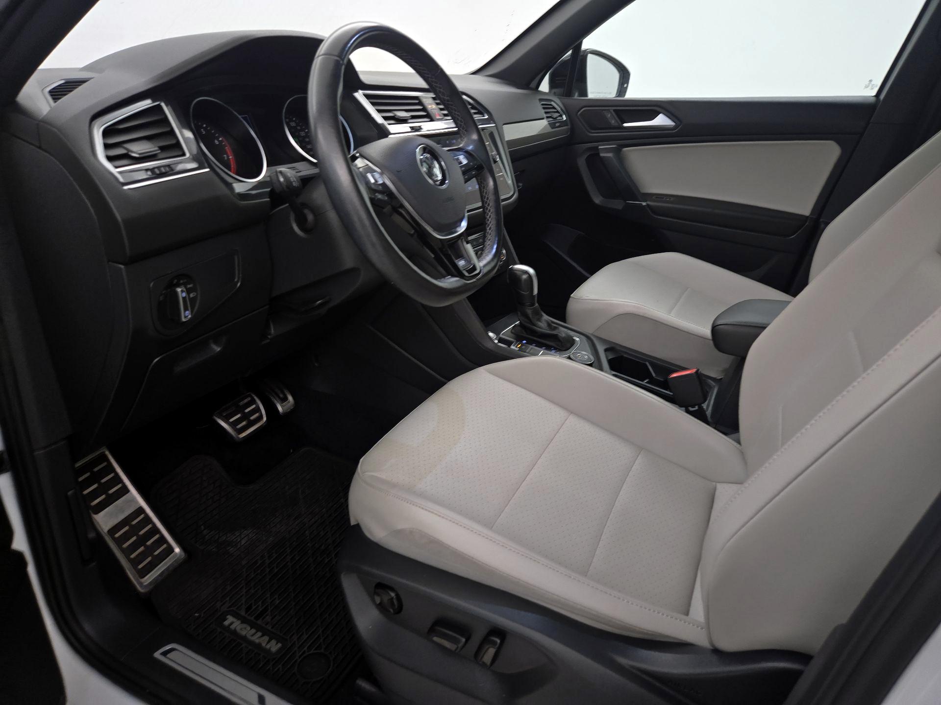 Thumbnail: 2020 Volkswagen Tiguan - 11