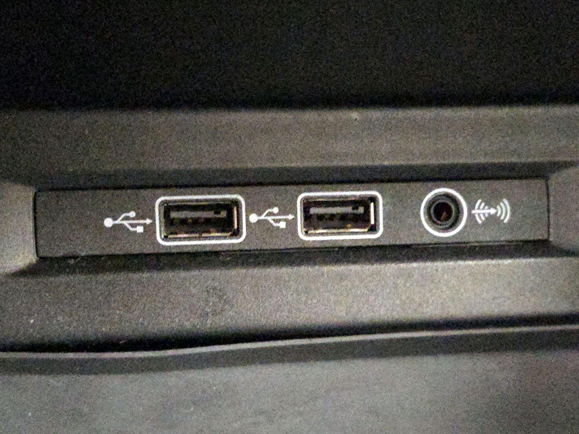 Thumbnail: 2020 Volkswagen Tiguan - 18