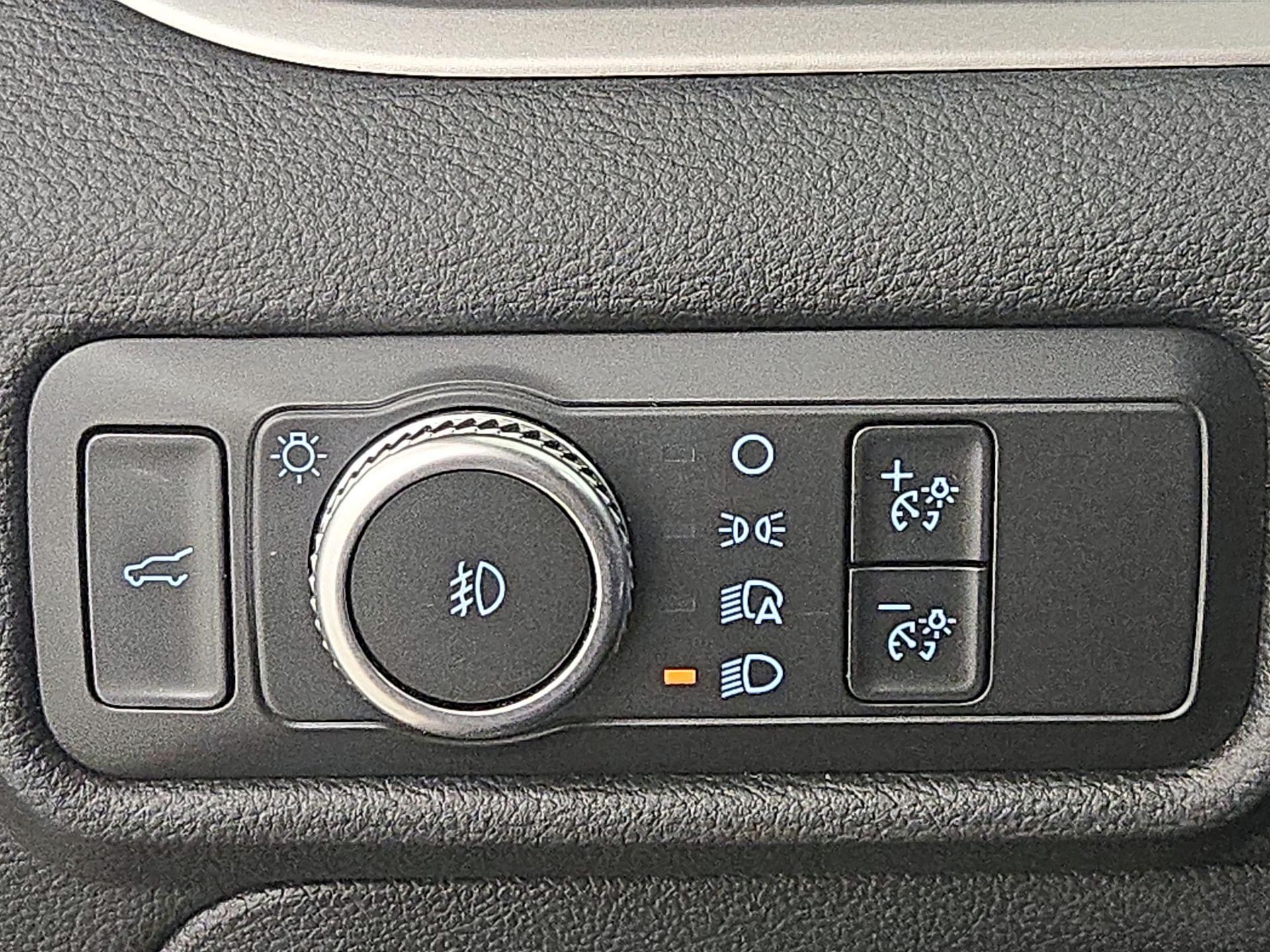 Thumbnail: 2021 Ford Explorer - 13