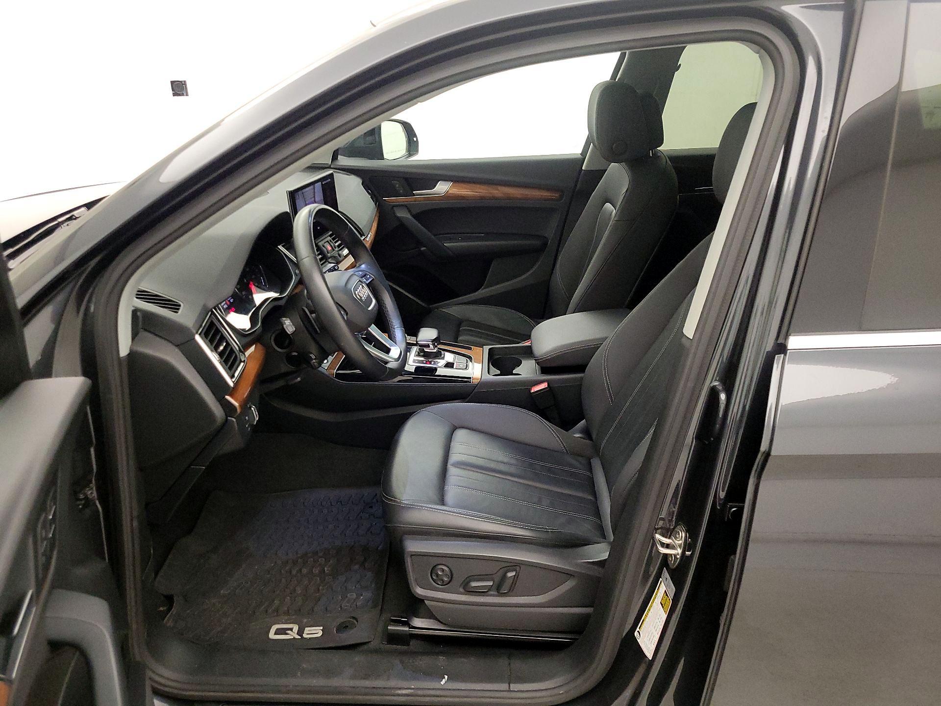 Thumbnail: 2023 Audi Q5 - 11