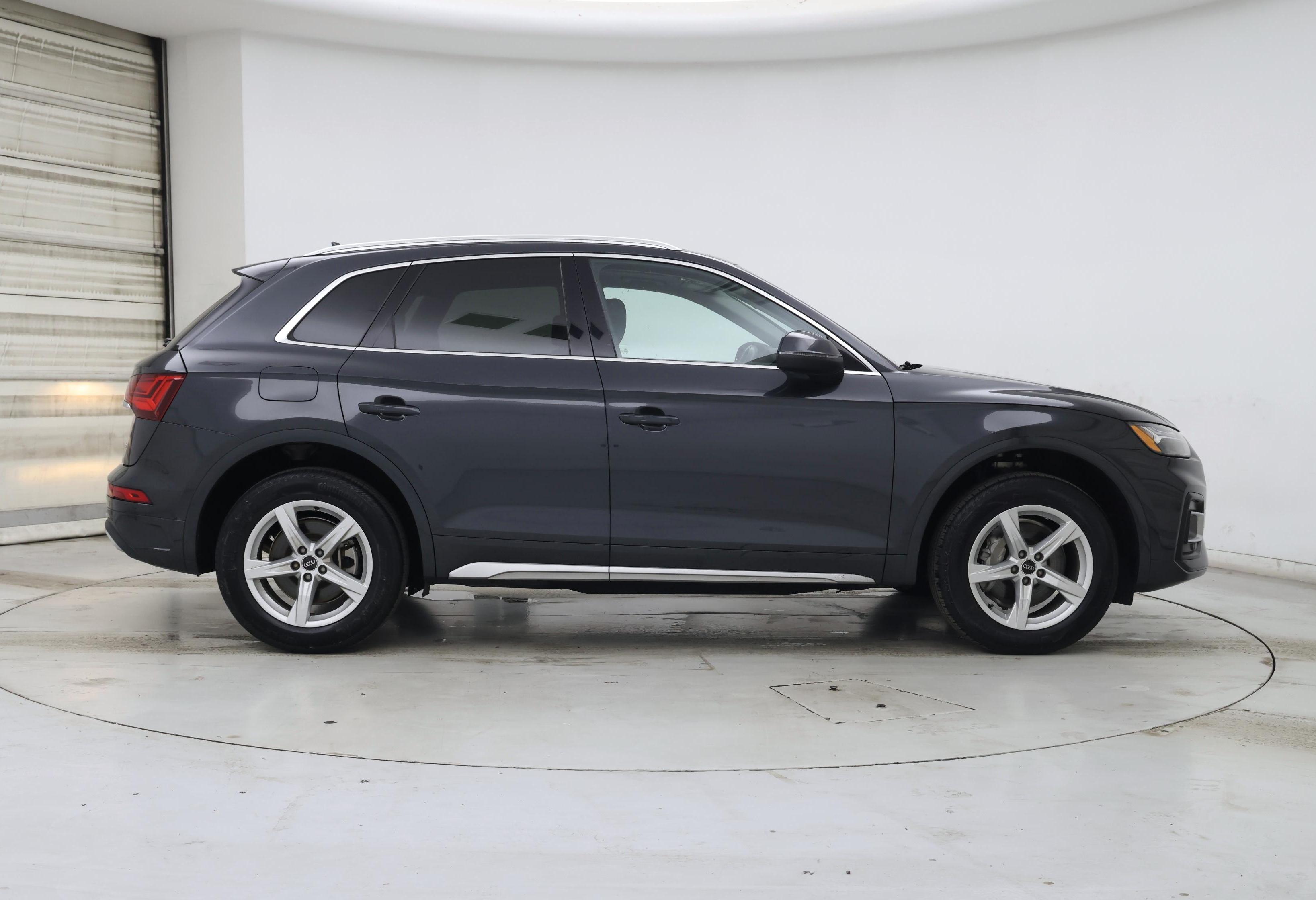 Thumbnail: 2023 Audi Q5 - 7