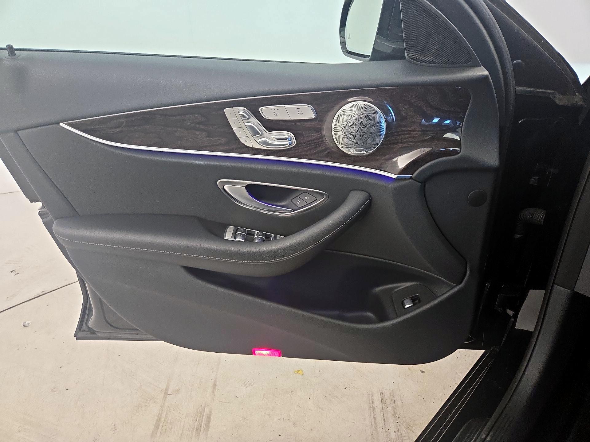 Thumbnail: 2017 Mercedes-Benz E-Class - 12