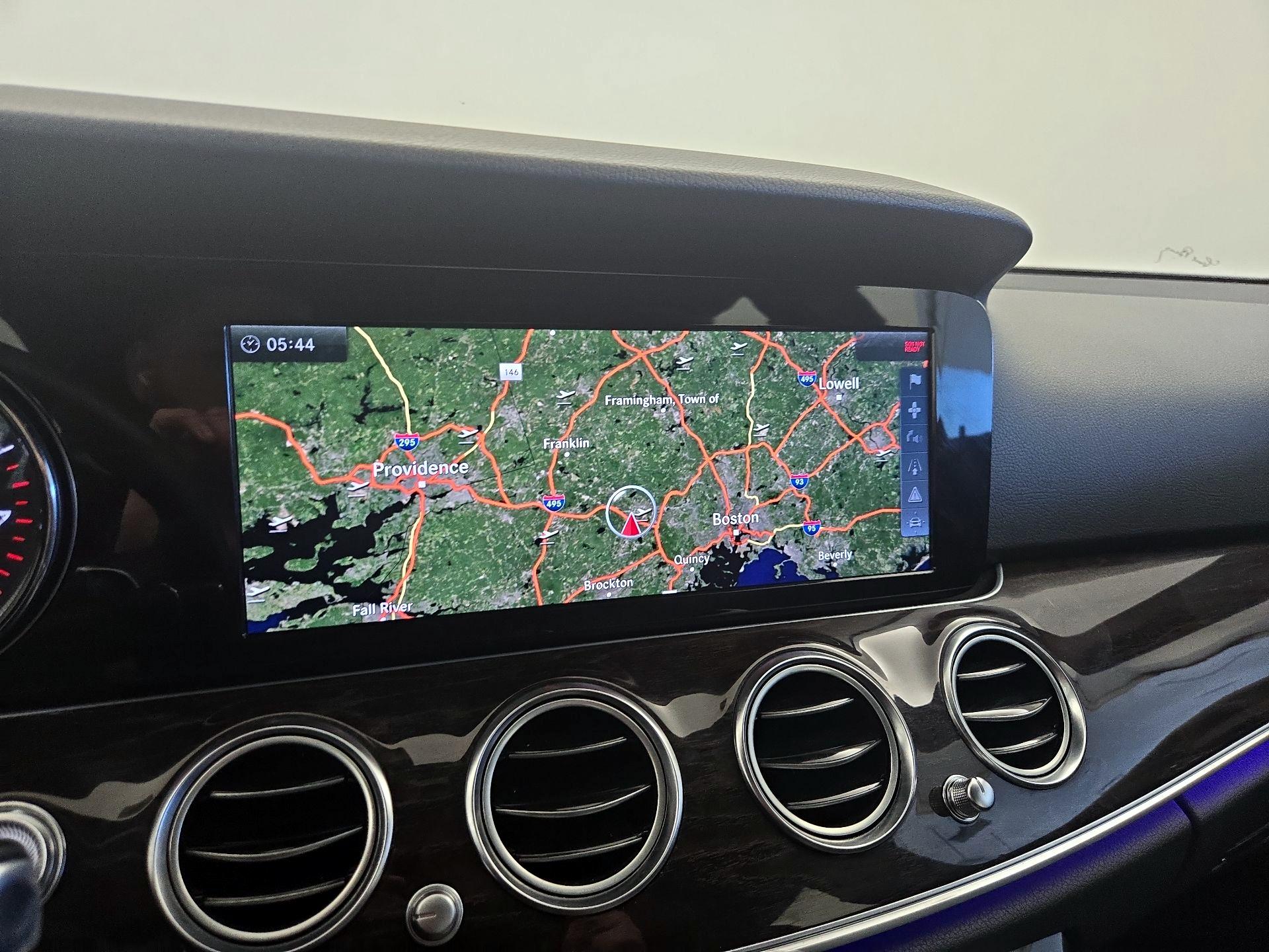 Thumbnail: 2017 Mercedes-Benz E-Class - 14