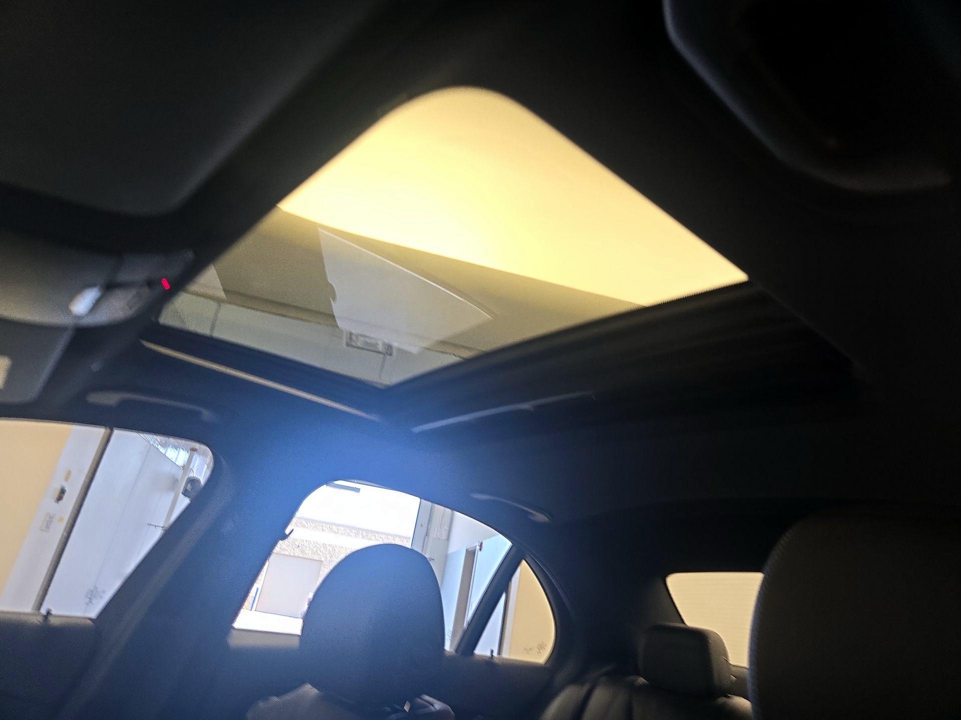 Thumbnail: 2017 Mercedes-Benz E-Class - 20