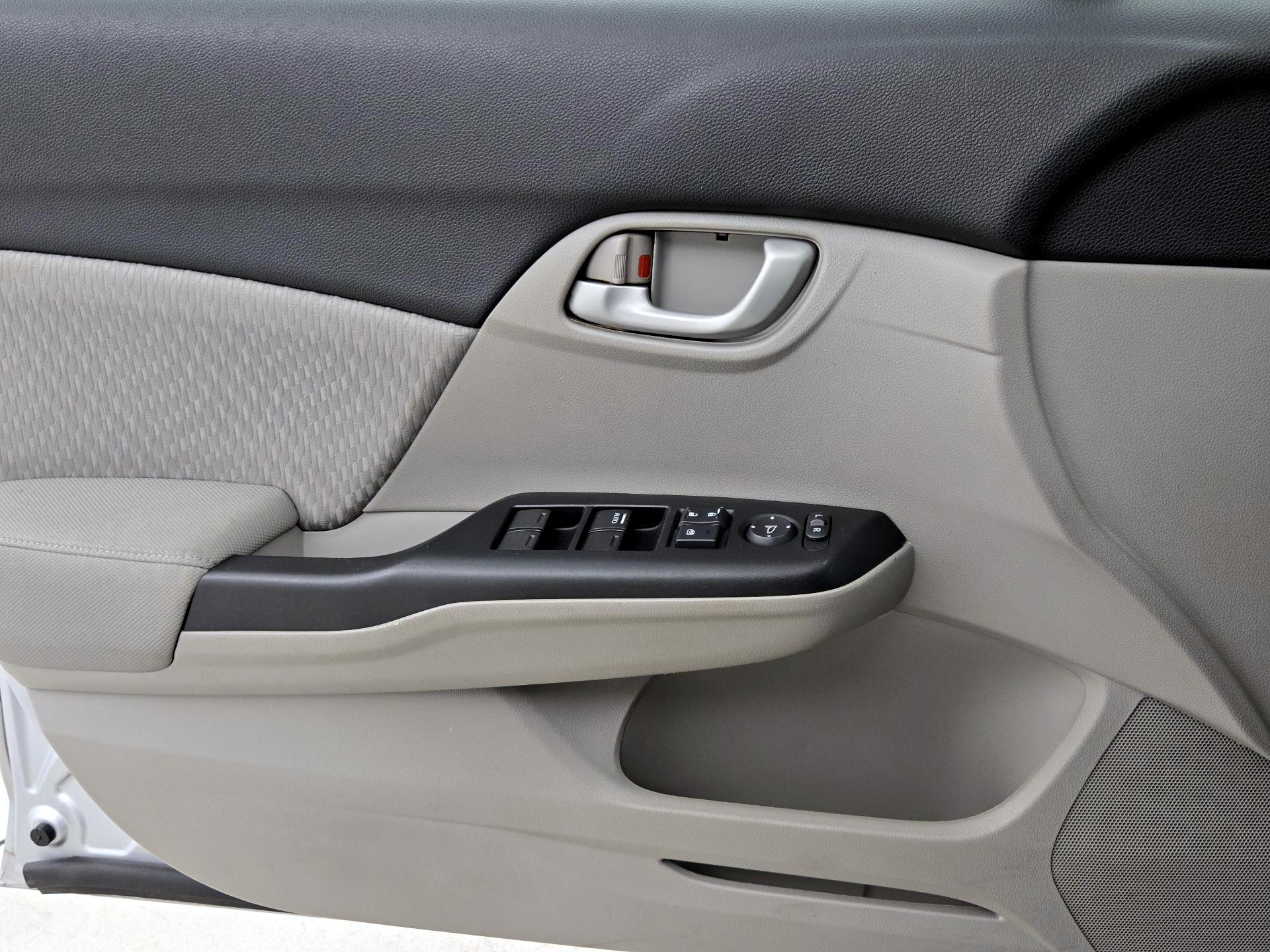 Thumbnail: 2015 Honda Civic - 12