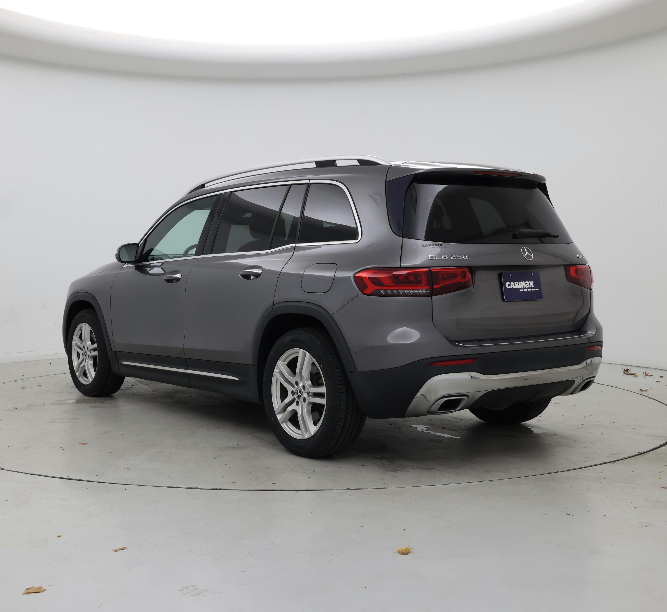 Thumbnail: 2021 Mercedes-Benz GLB - 2