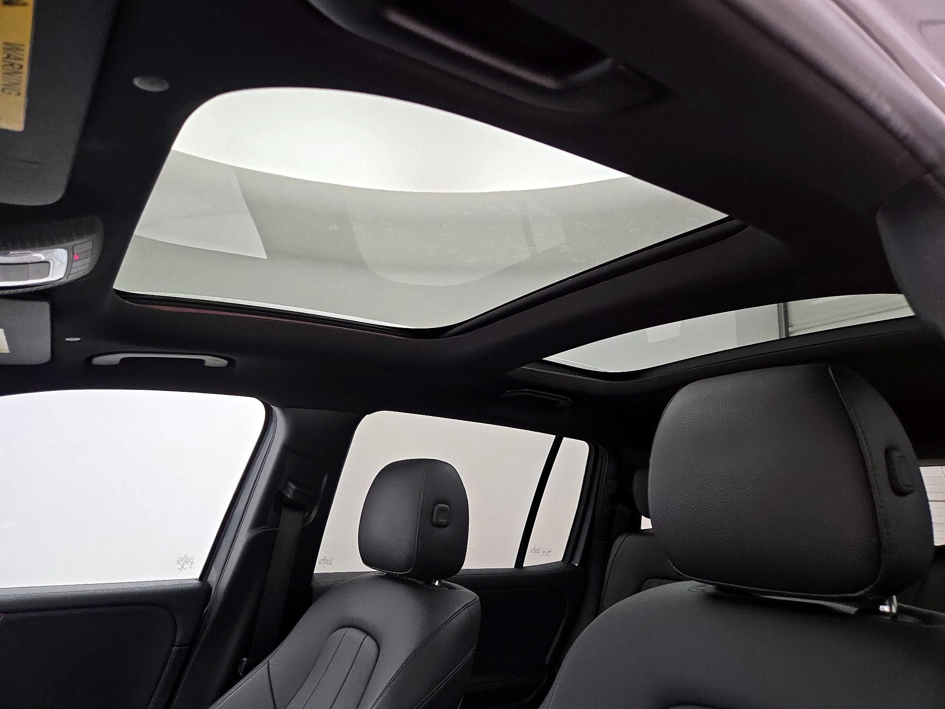 Thumbnail: 2021 Mercedes-Benz GLB - 19