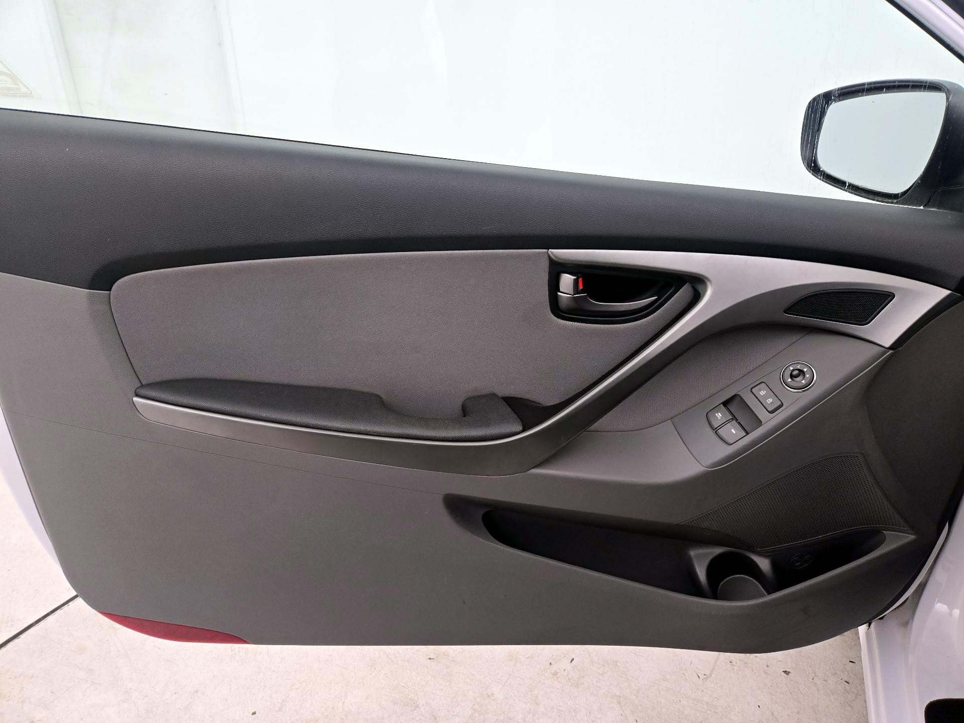 Thumbnail: 2014 Hyundai Elantra - 12