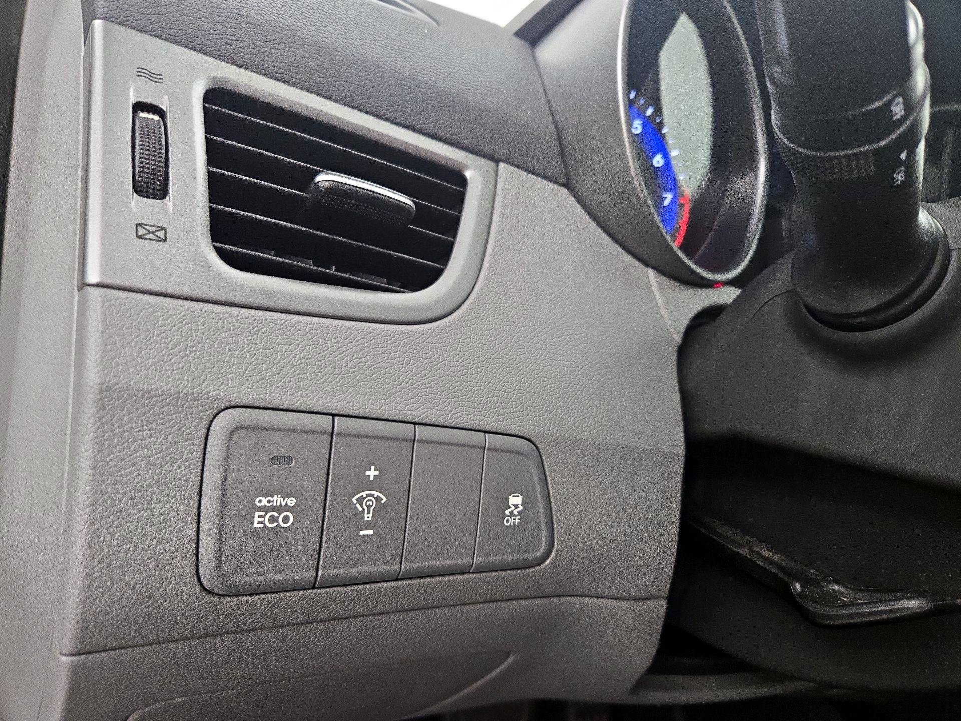 Thumbnail: 2014 Hyundai Elantra - 13