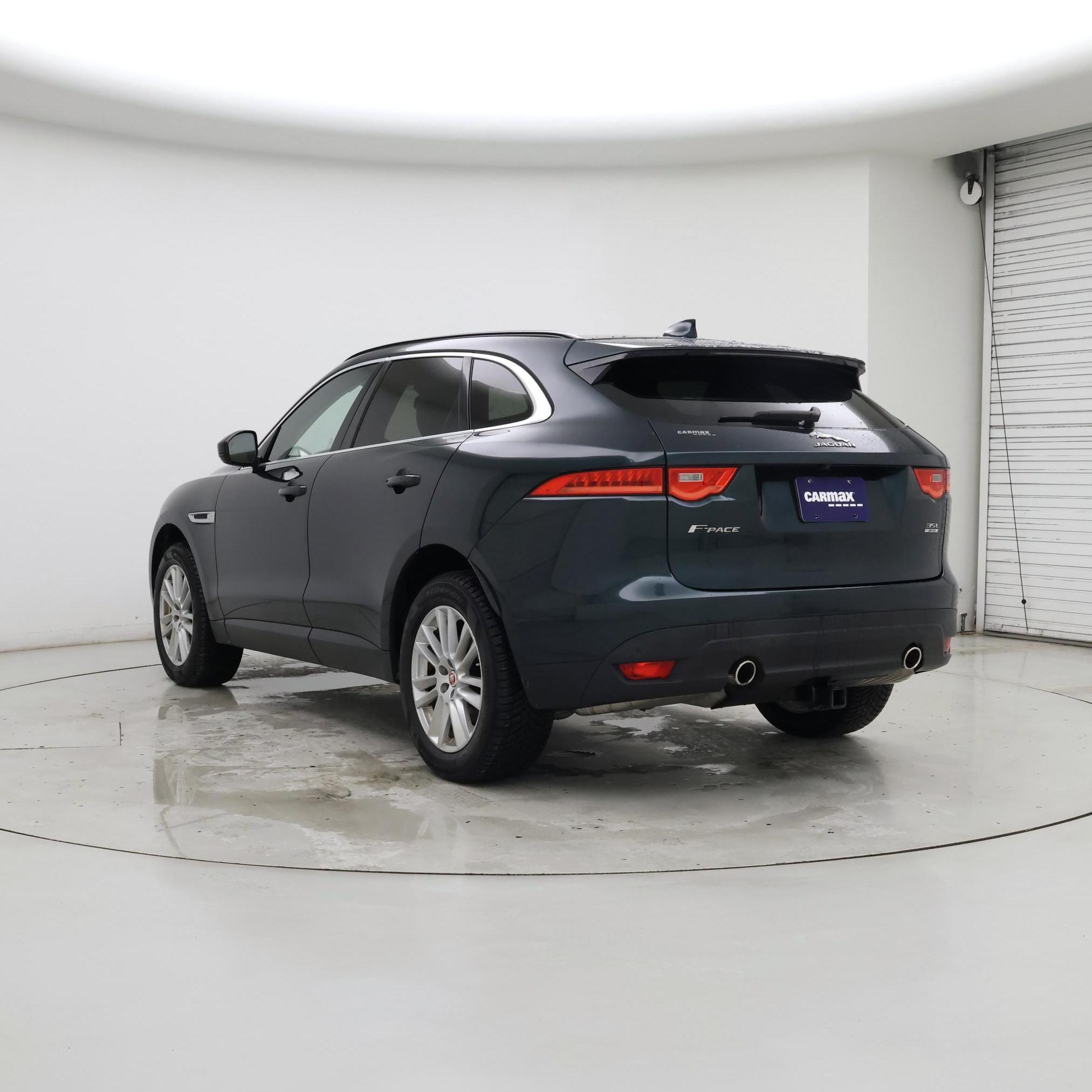 Thumbnail: 2017 Jaguar F-Pace - 2