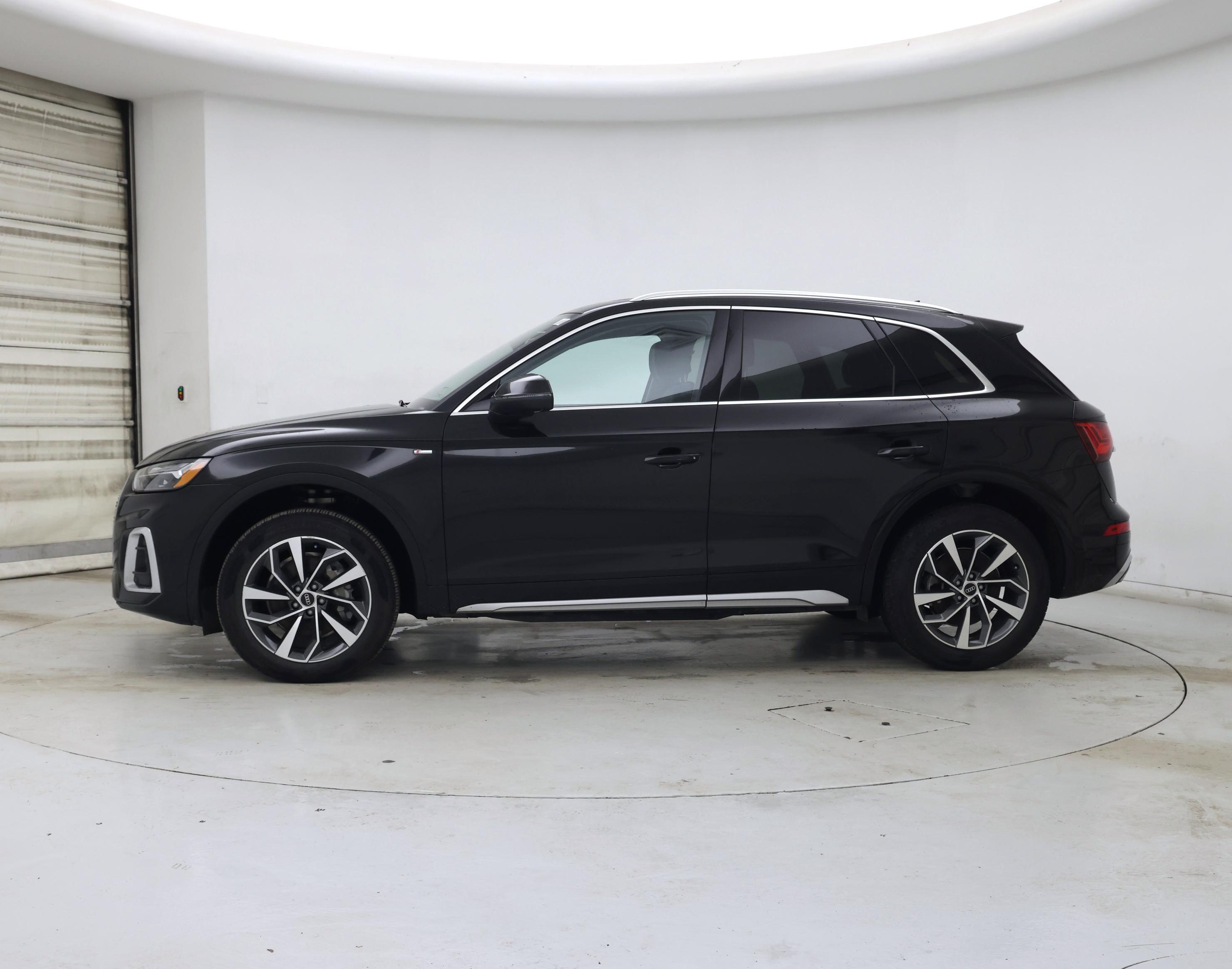 Thumbnail: 2022 Audi Q5 - 3