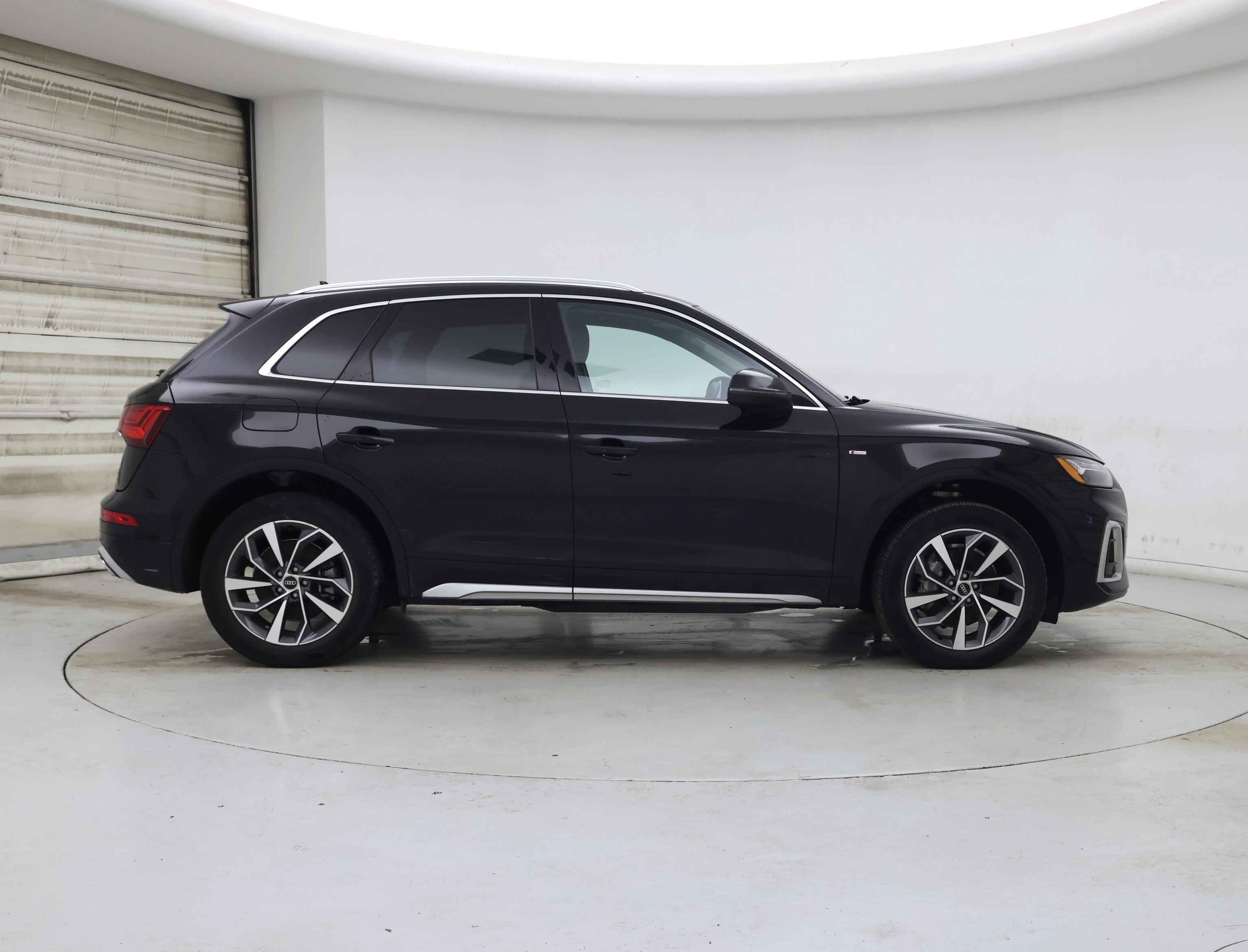 Thumbnail: 2022 Audi Q5 - 7