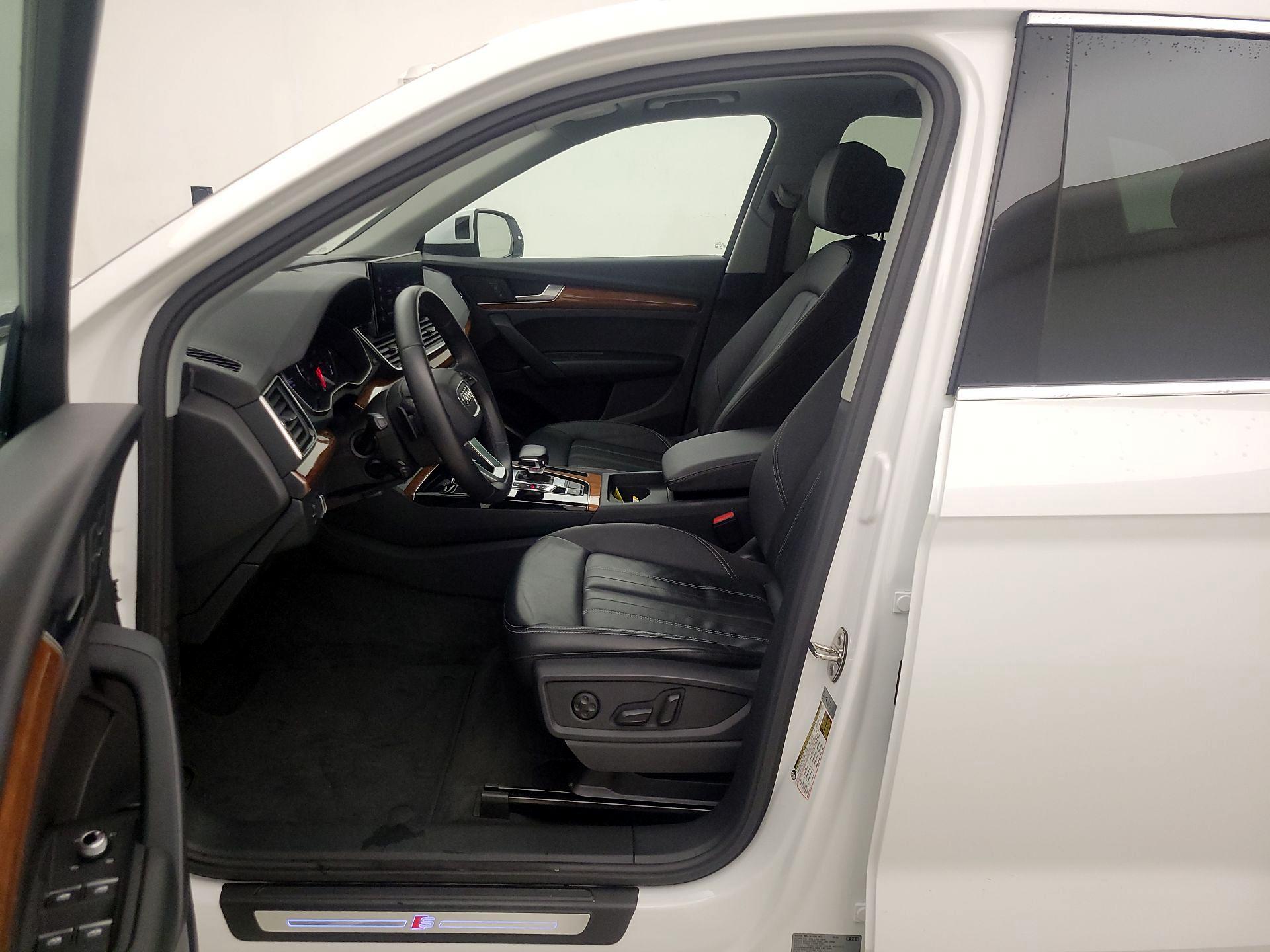 Thumbnail: 2023 Audi Q5 - 11