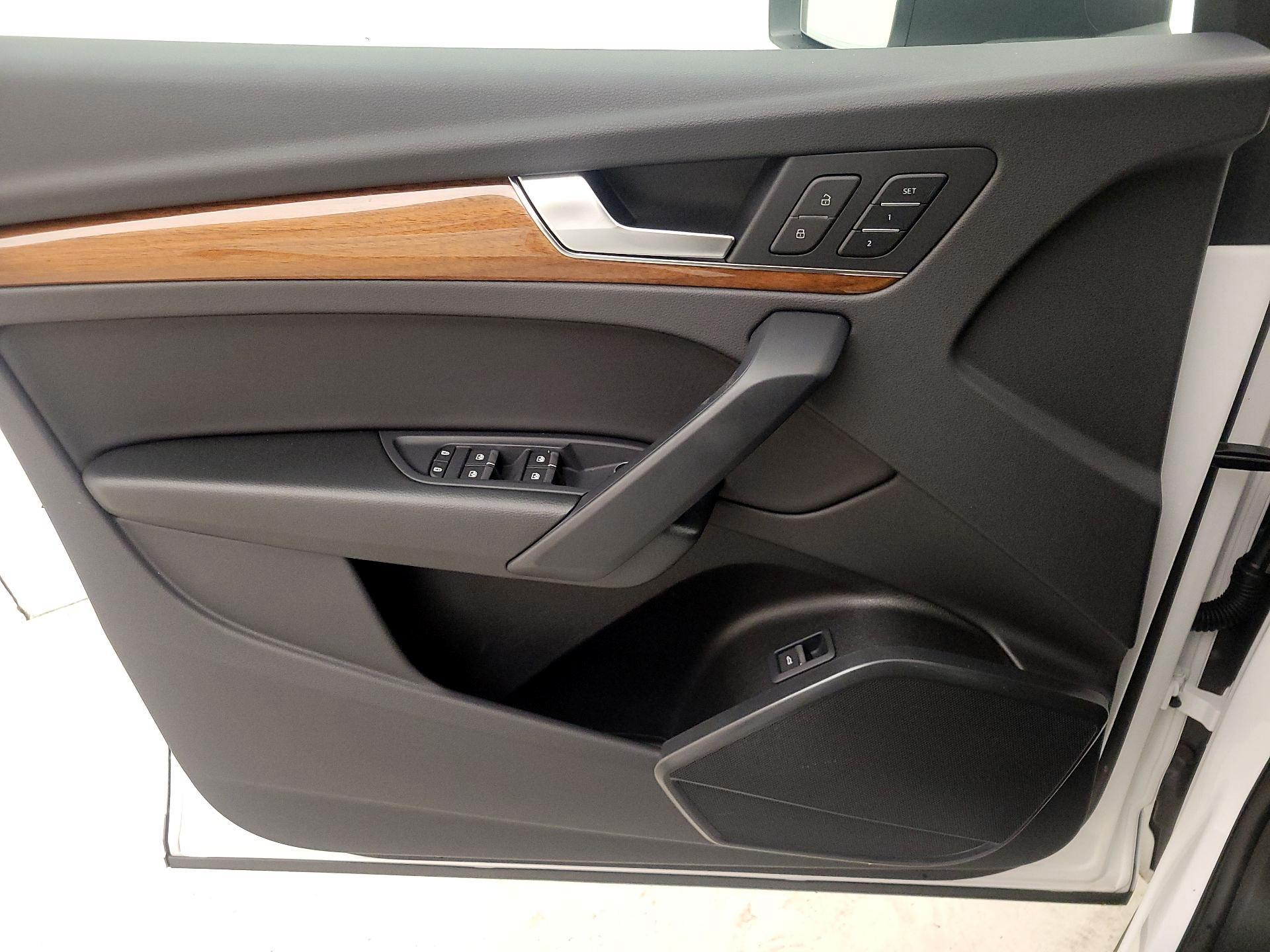 Thumbnail: 2023 Audi Q5 - 12