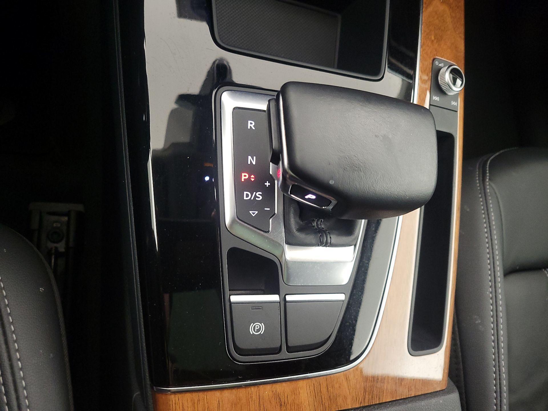 Thumbnail: 2023 Audi Q5 - 17