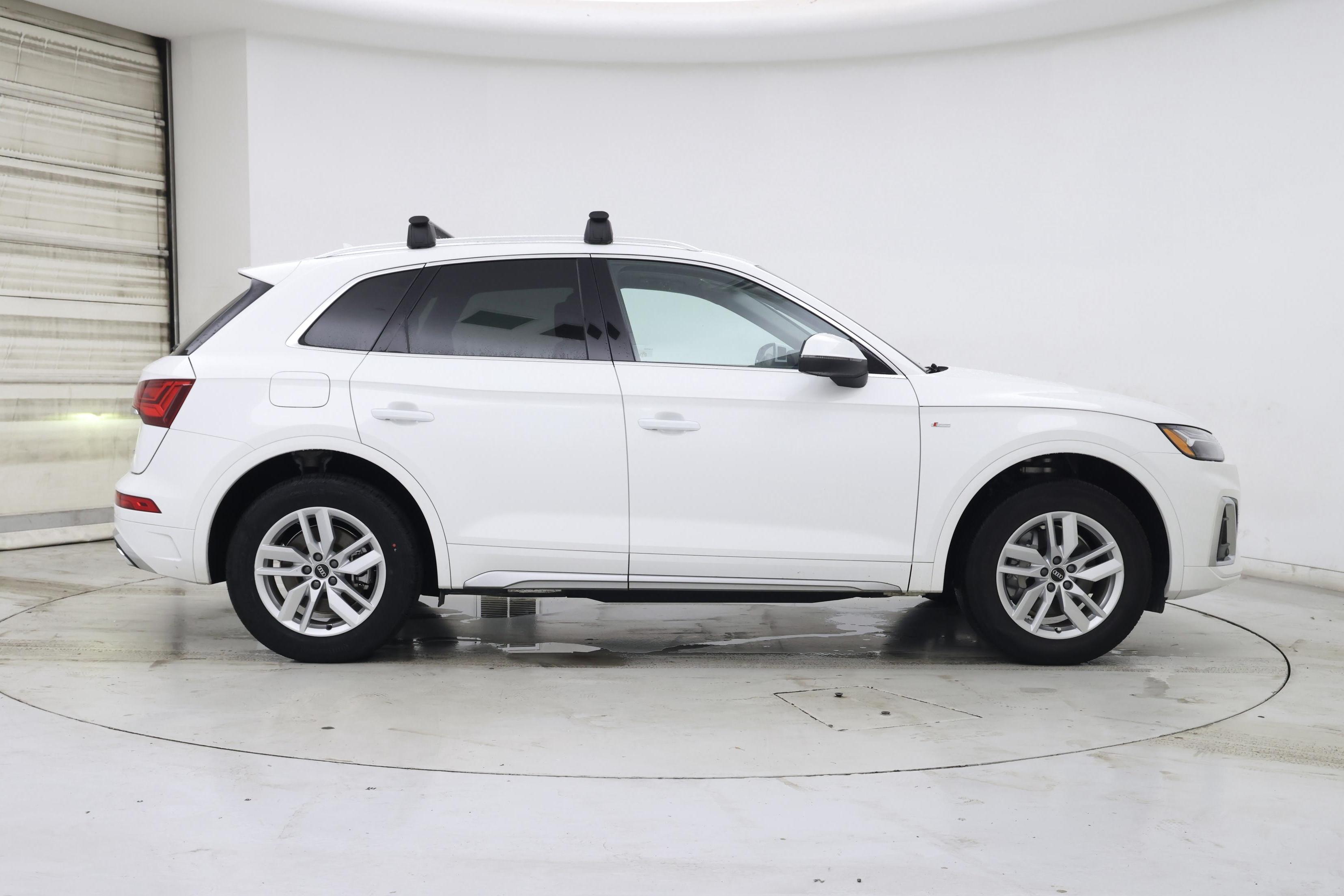 Thumbnail: 2023 Audi Q5 - 7