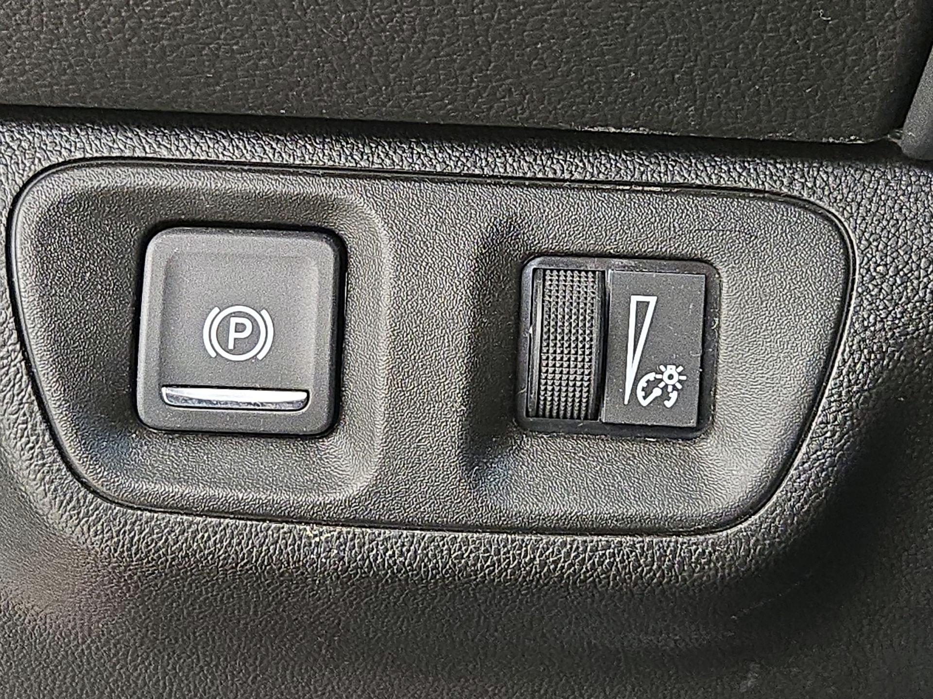 Thumbnail: 2023 GMC Acadia - 13