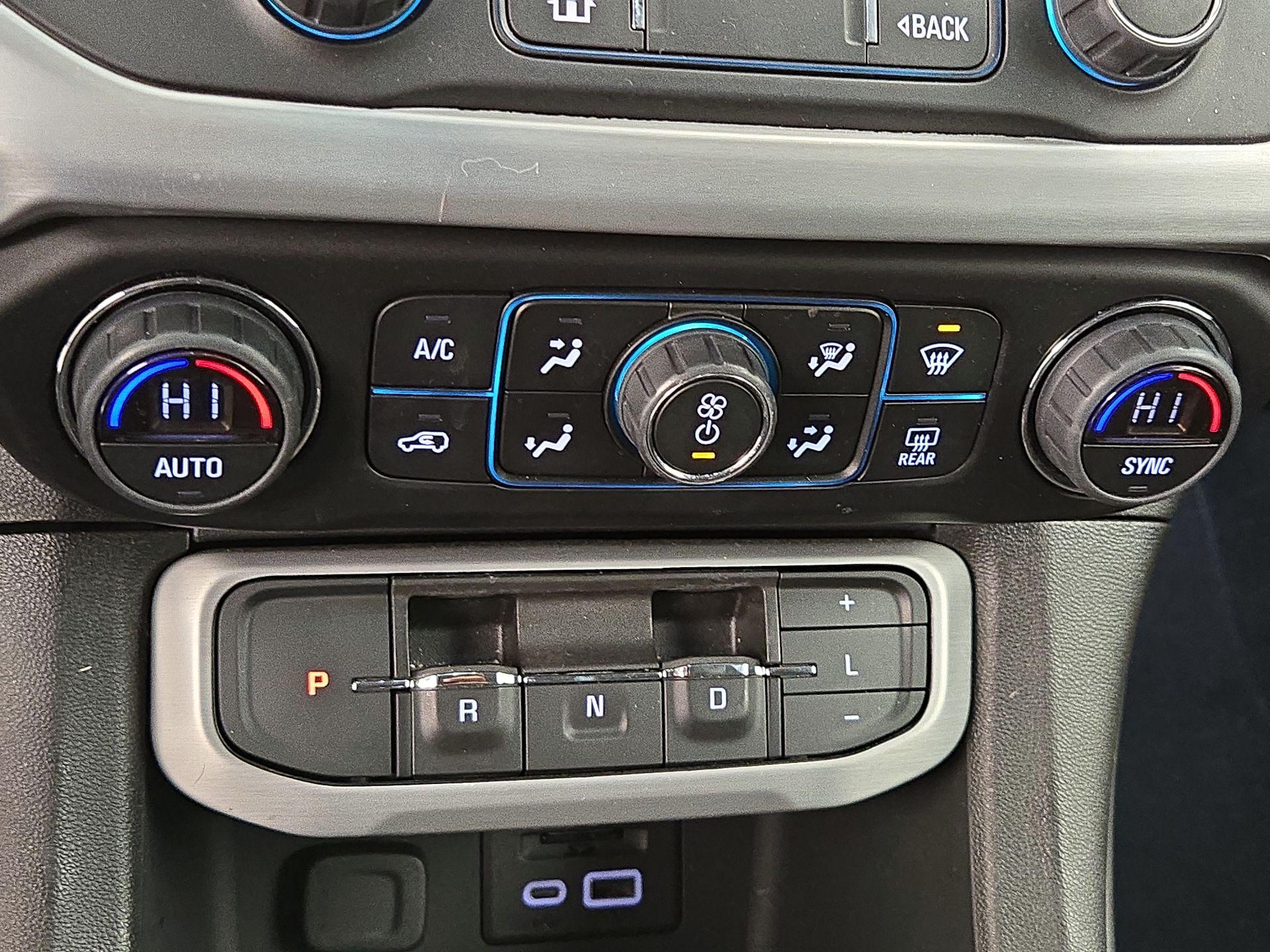 Thumbnail: 2023 GMC Acadia - 17