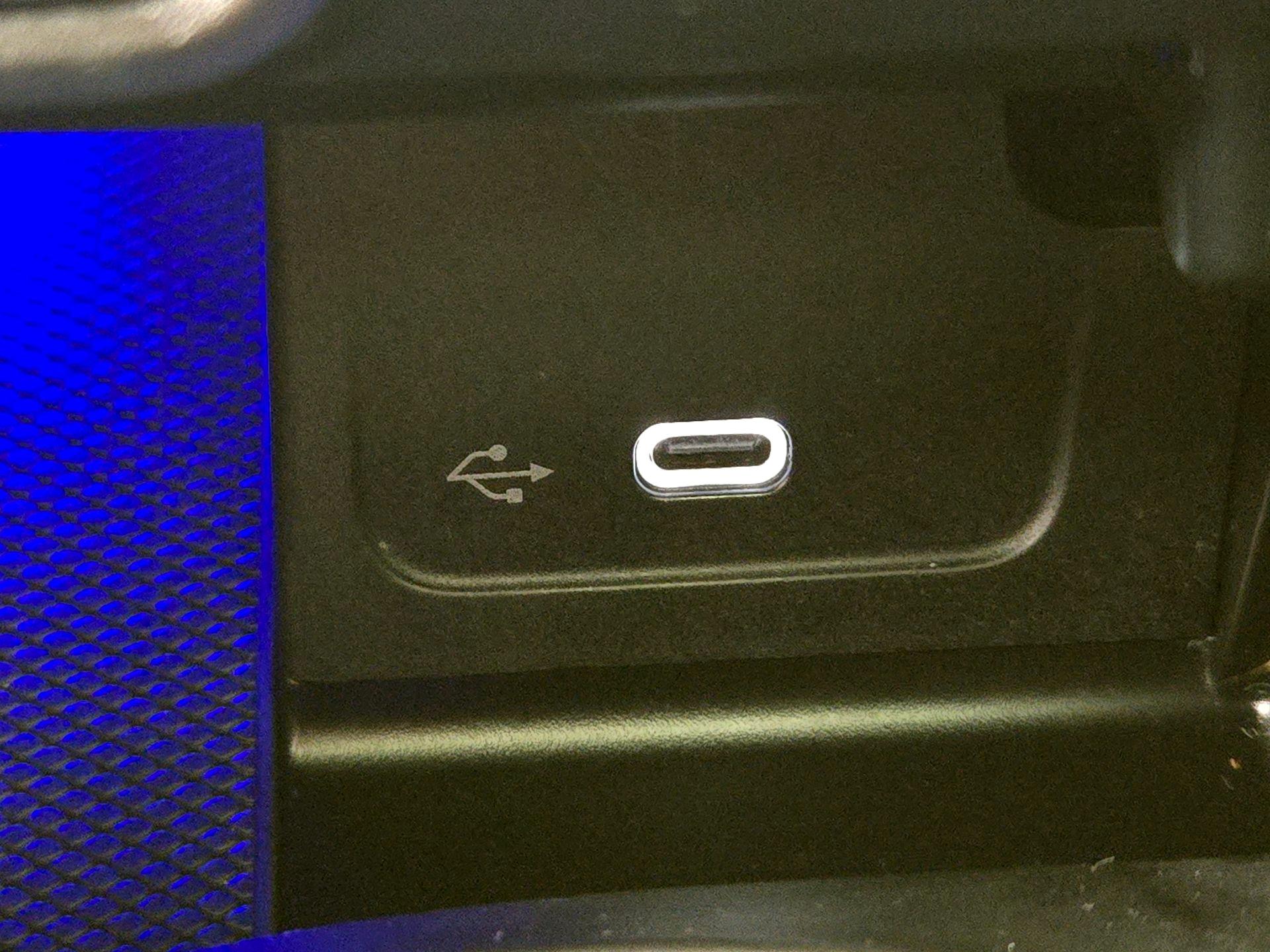 Thumbnail: 2022 Mercedes-Benz C-Class - 19