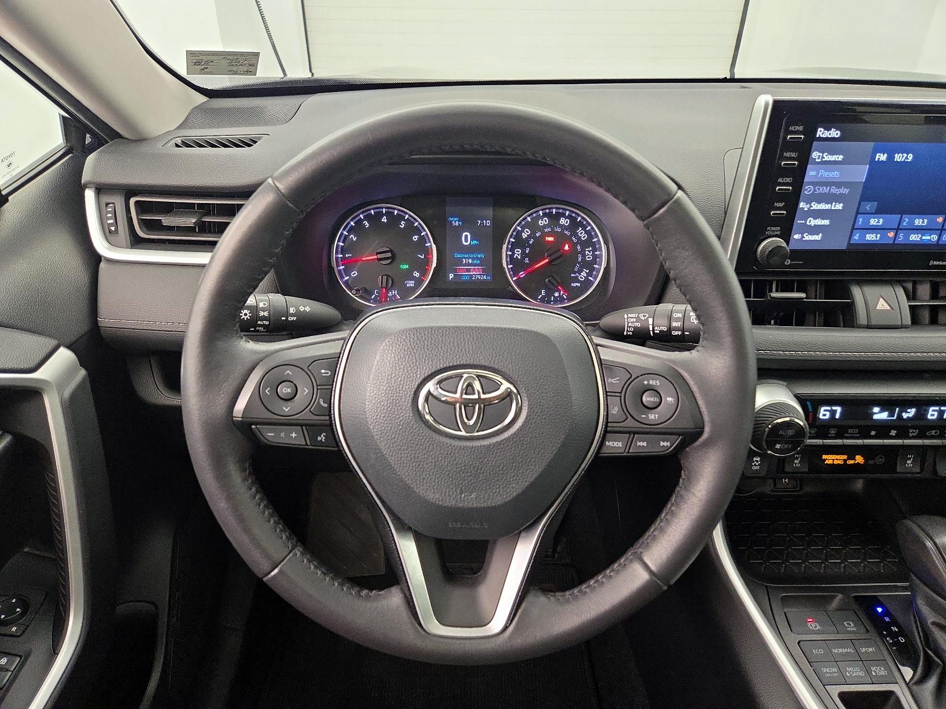 Thumbnail: 2021 Toyota RAV4 - 10