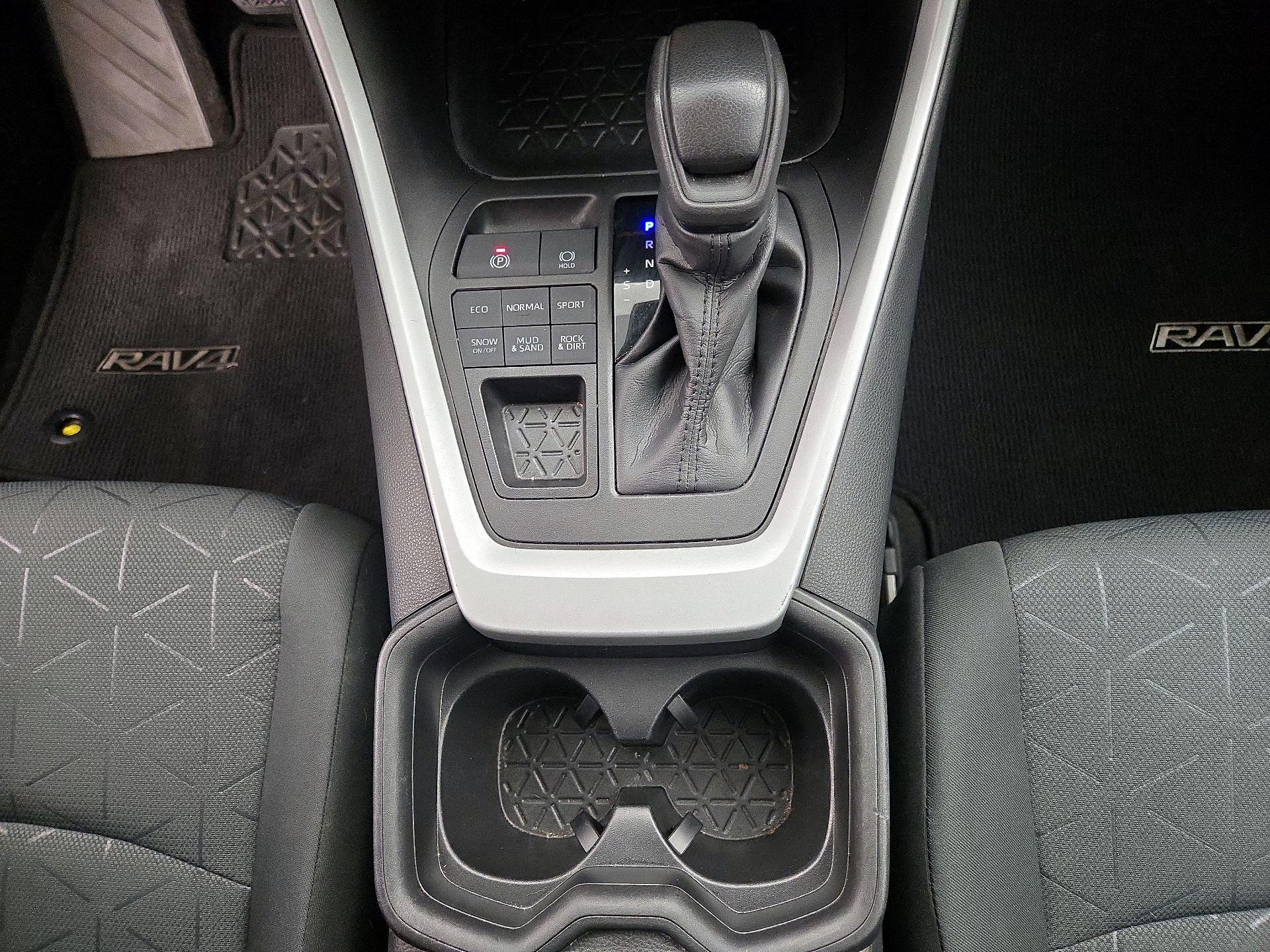 Thumbnail: 2021 Toyota RAV4 - 17