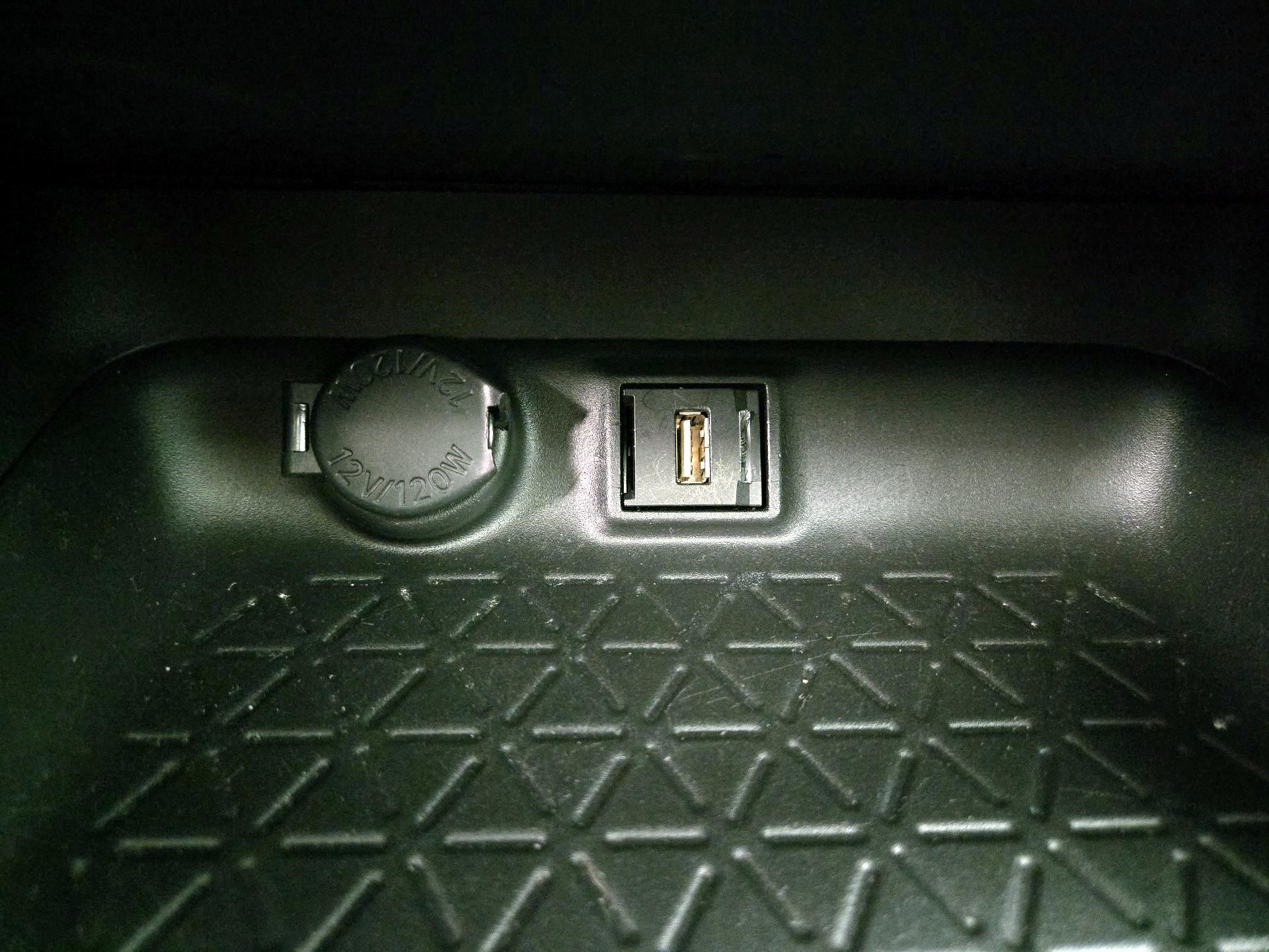 Thumbnail: 2021 Toyota RAV4 - 18