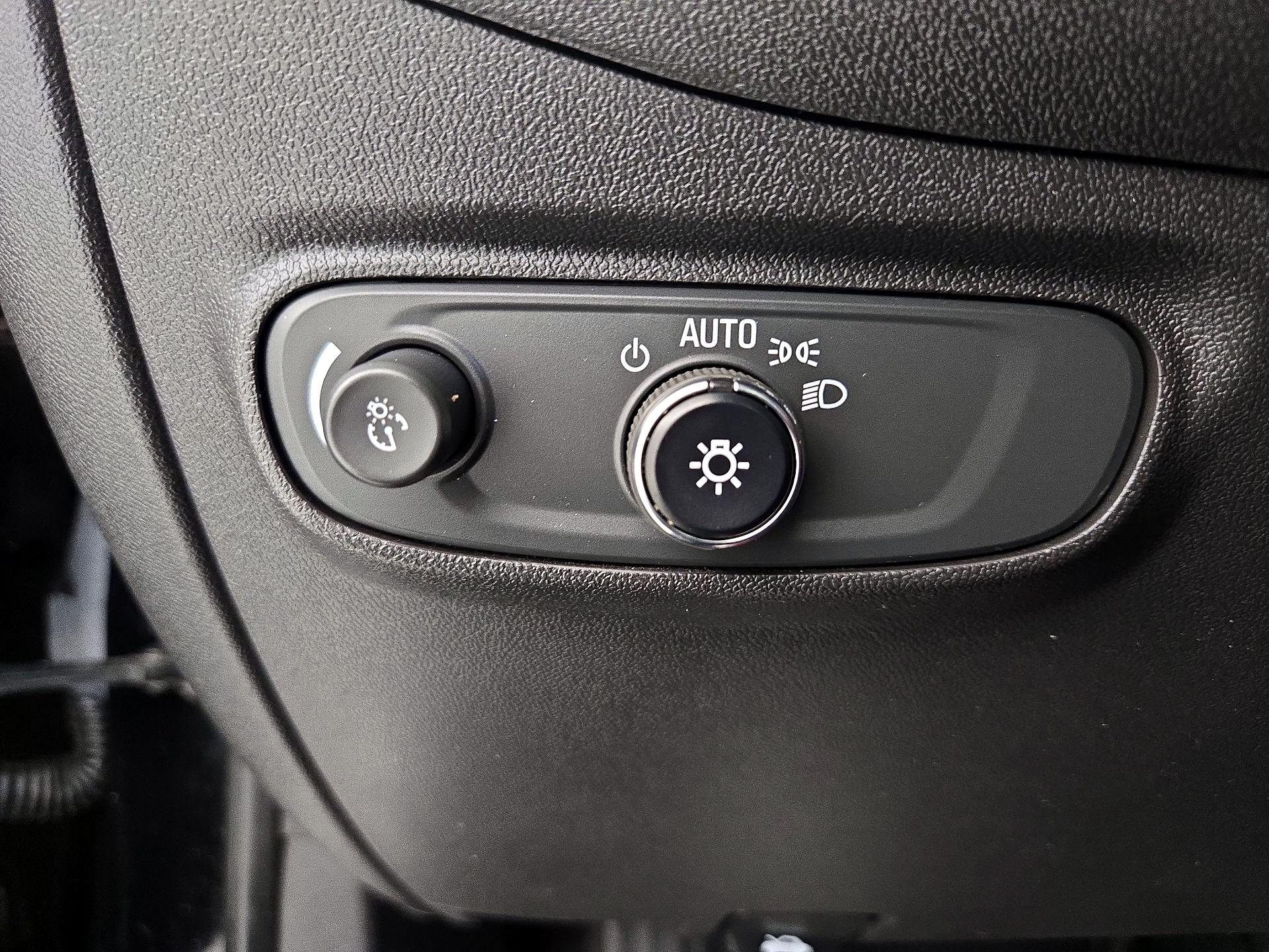 Thumbnail: 2022 Chevrolet Equinox - 13