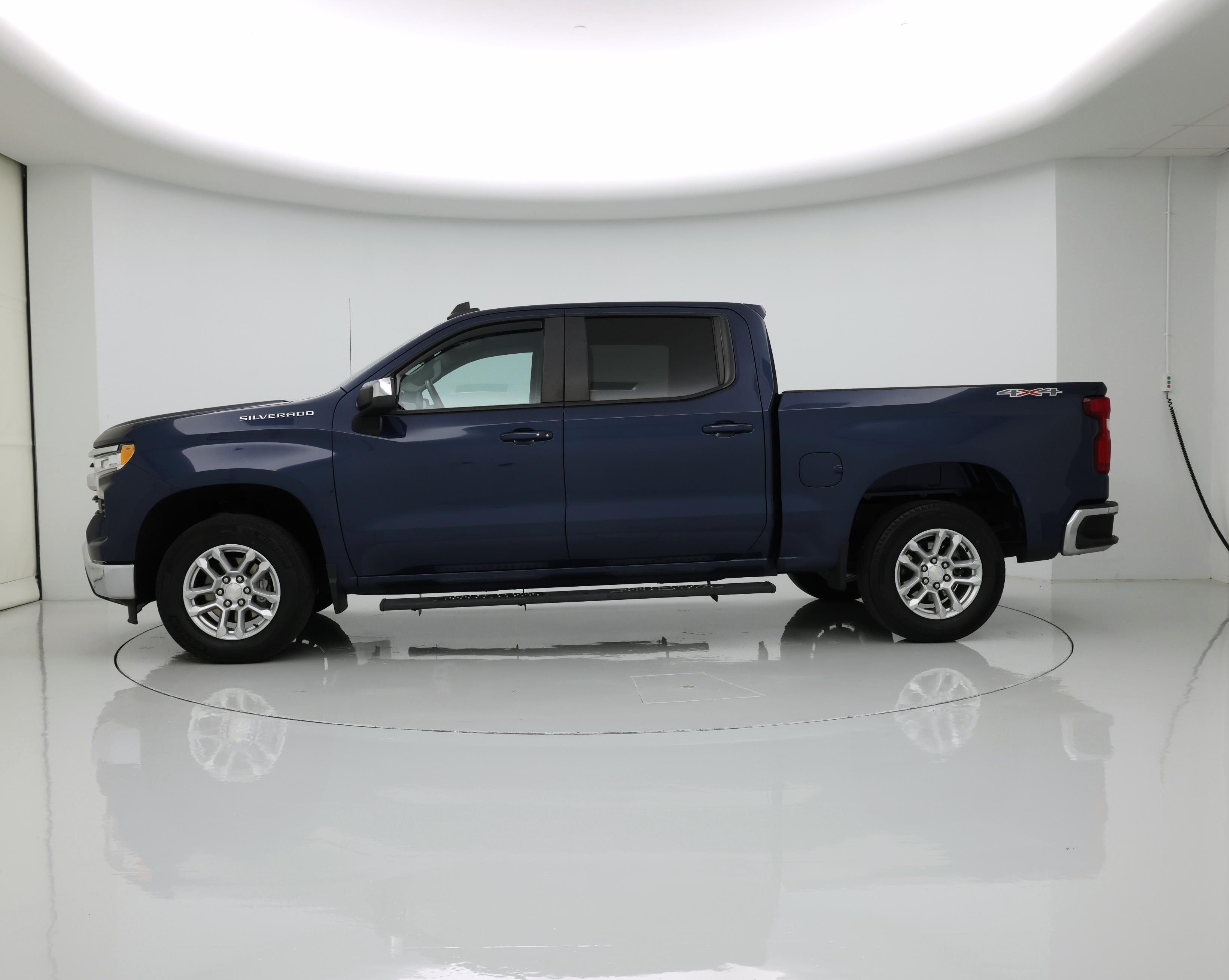 Thumbnail: 2022 Chevrolet Silverado 1500 - 3