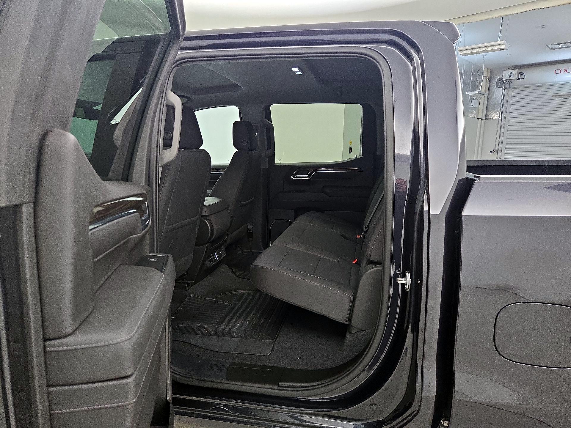 Thumbnail: 2022 Chevrolet Silverado 1500 - 19