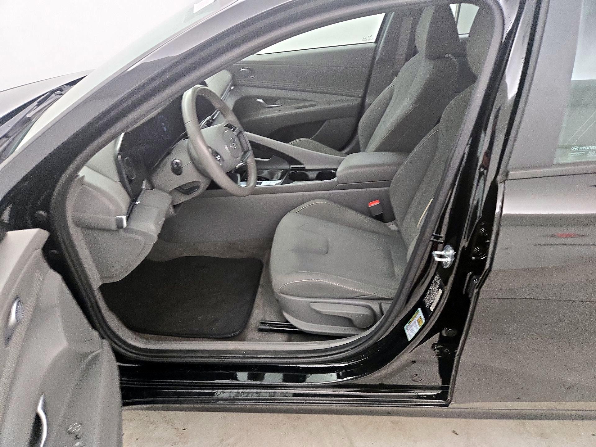 Thumbnail: 2023 Hyundai Elantra - 11