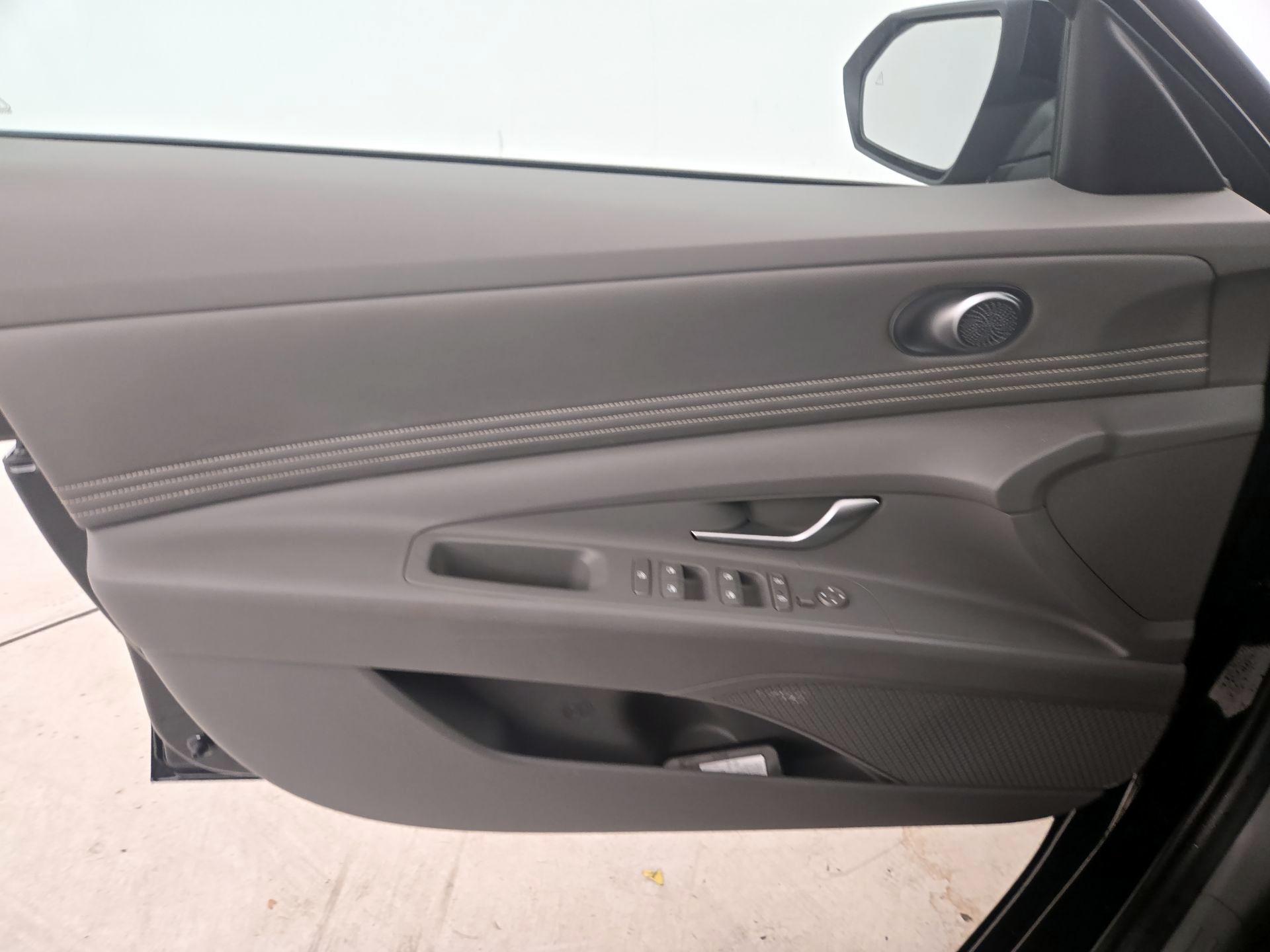 Thumbnail: 2023 Hyundai Elantra - 12