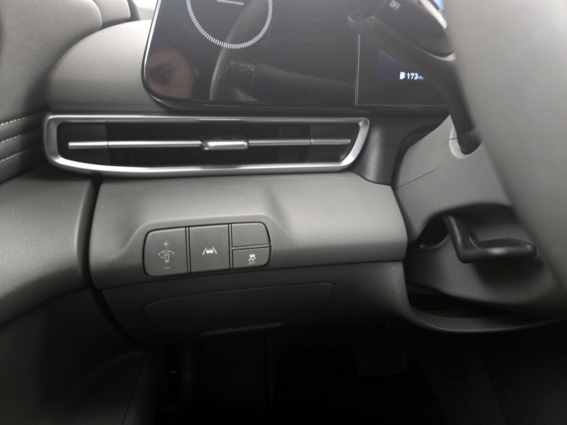 Thumbnail: 2023 Hyundai Elantra - 13