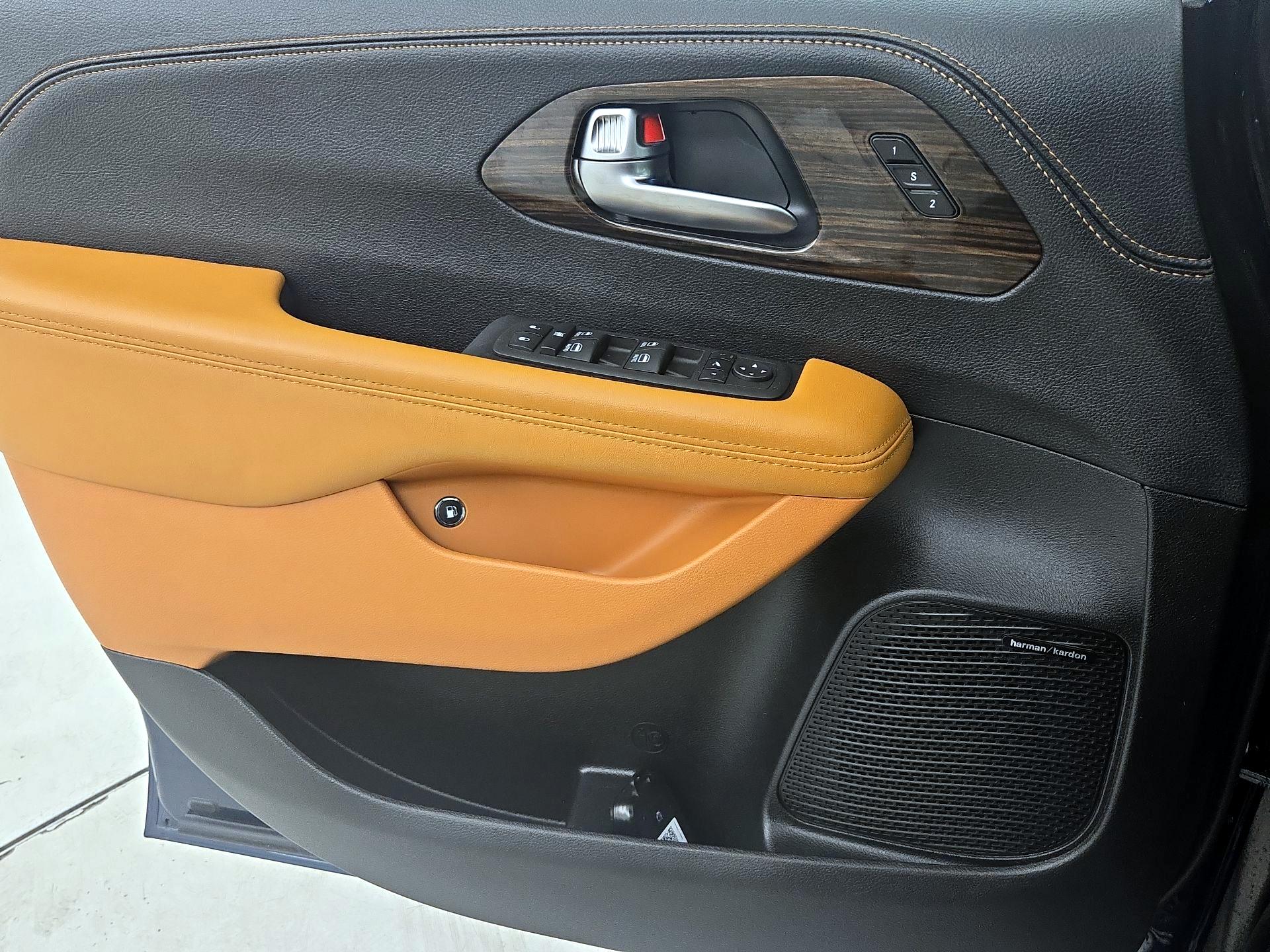 Thumbnail: 2023 Chrysler Pacifica - 12