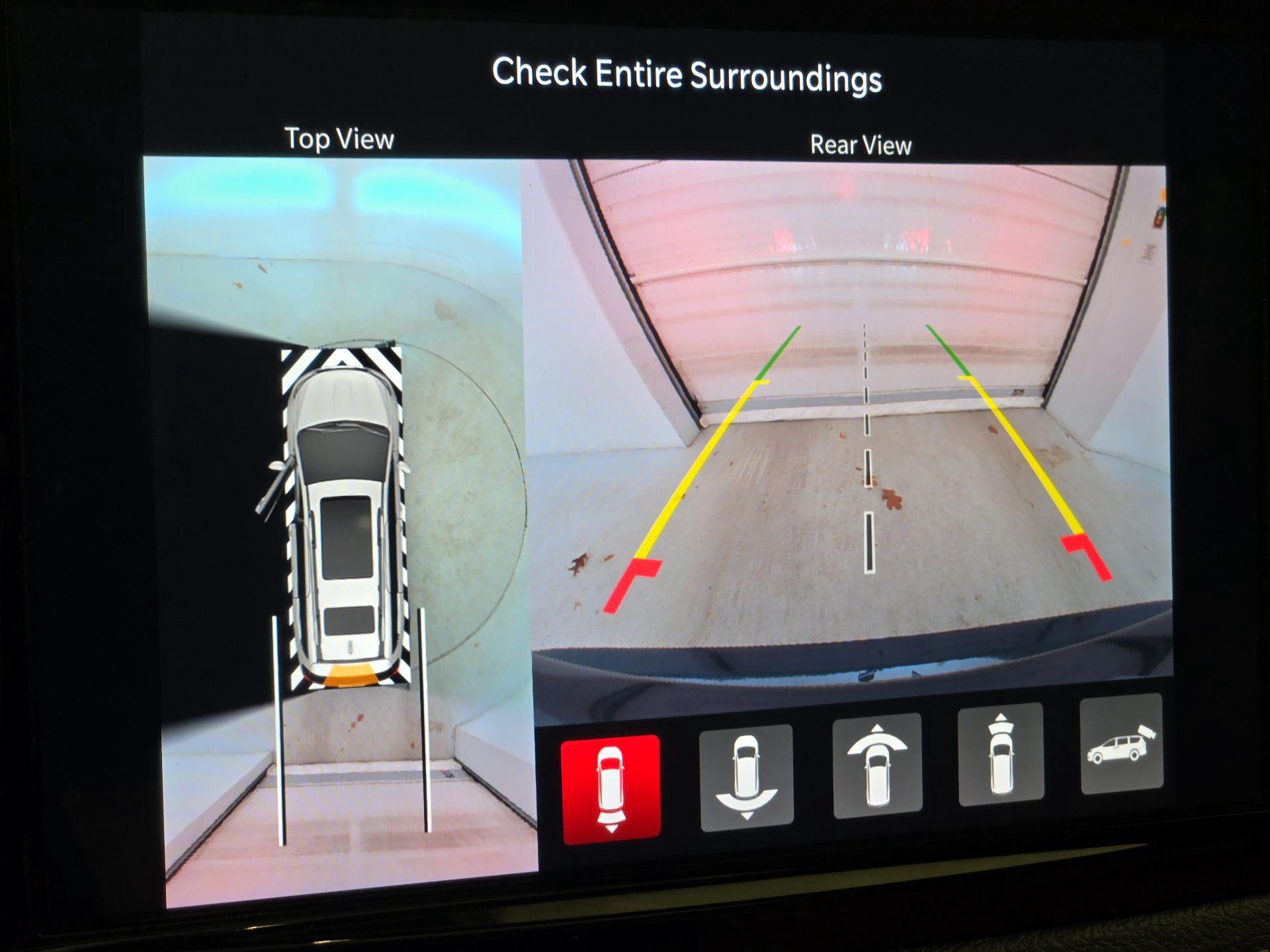 Thumbnail: 2023 Chrysler Pacifica - 15